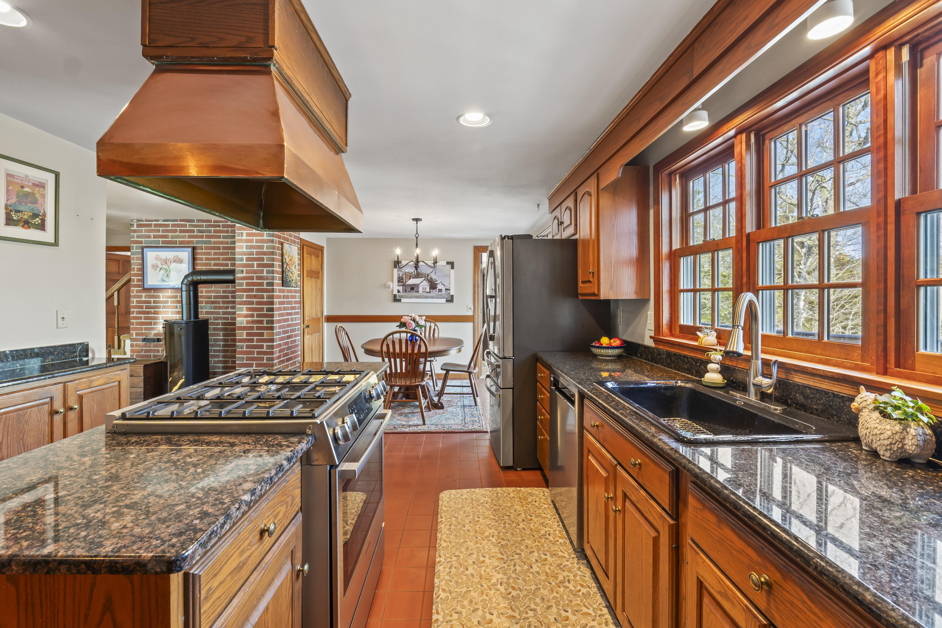 208 Youngs Point Road