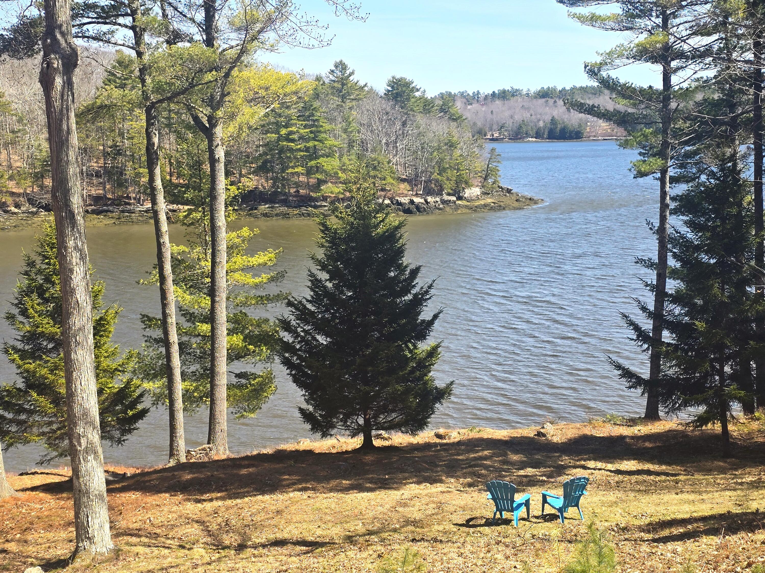 208 Youngs Point Road
