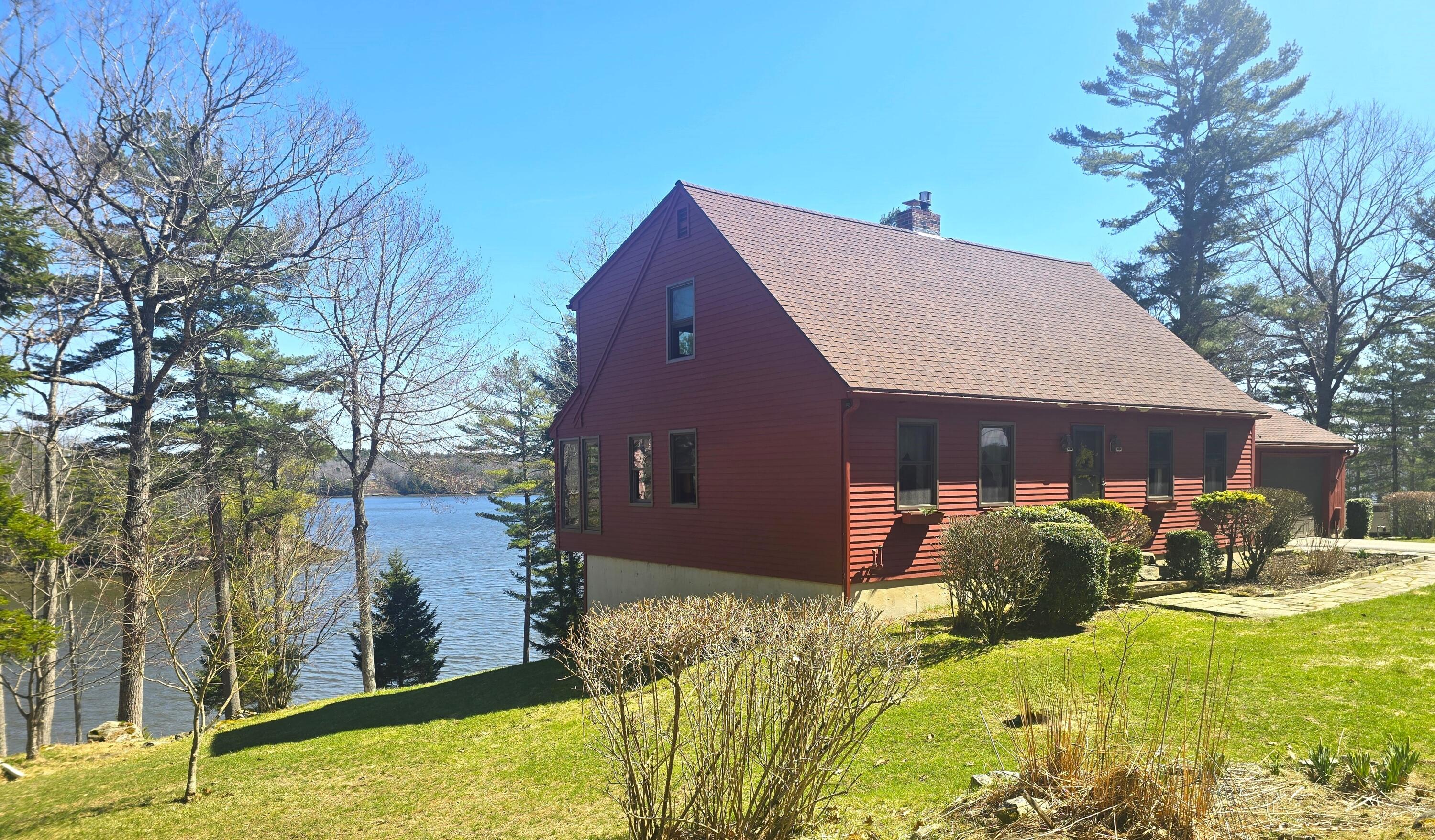 208 Youngs Point Road