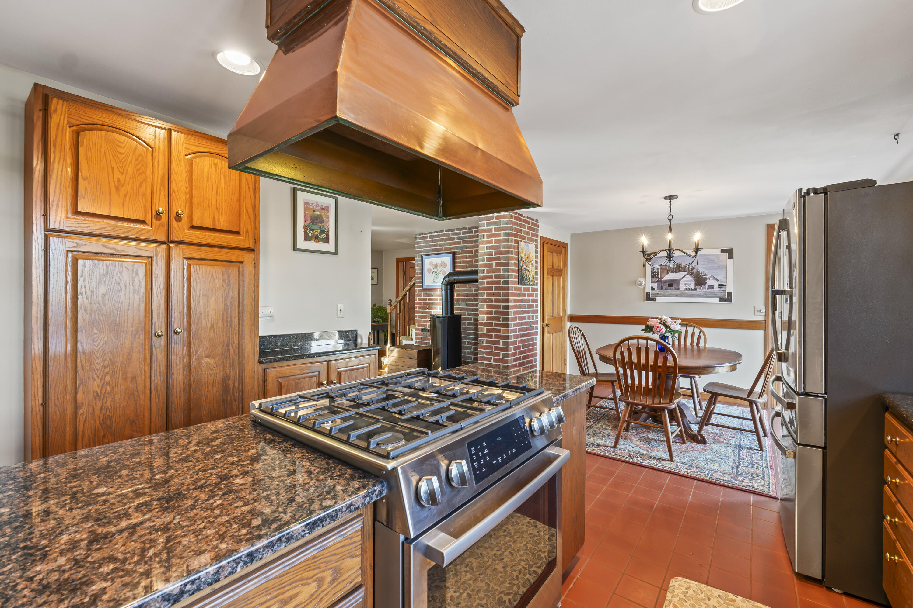 208 Youngs Point Road