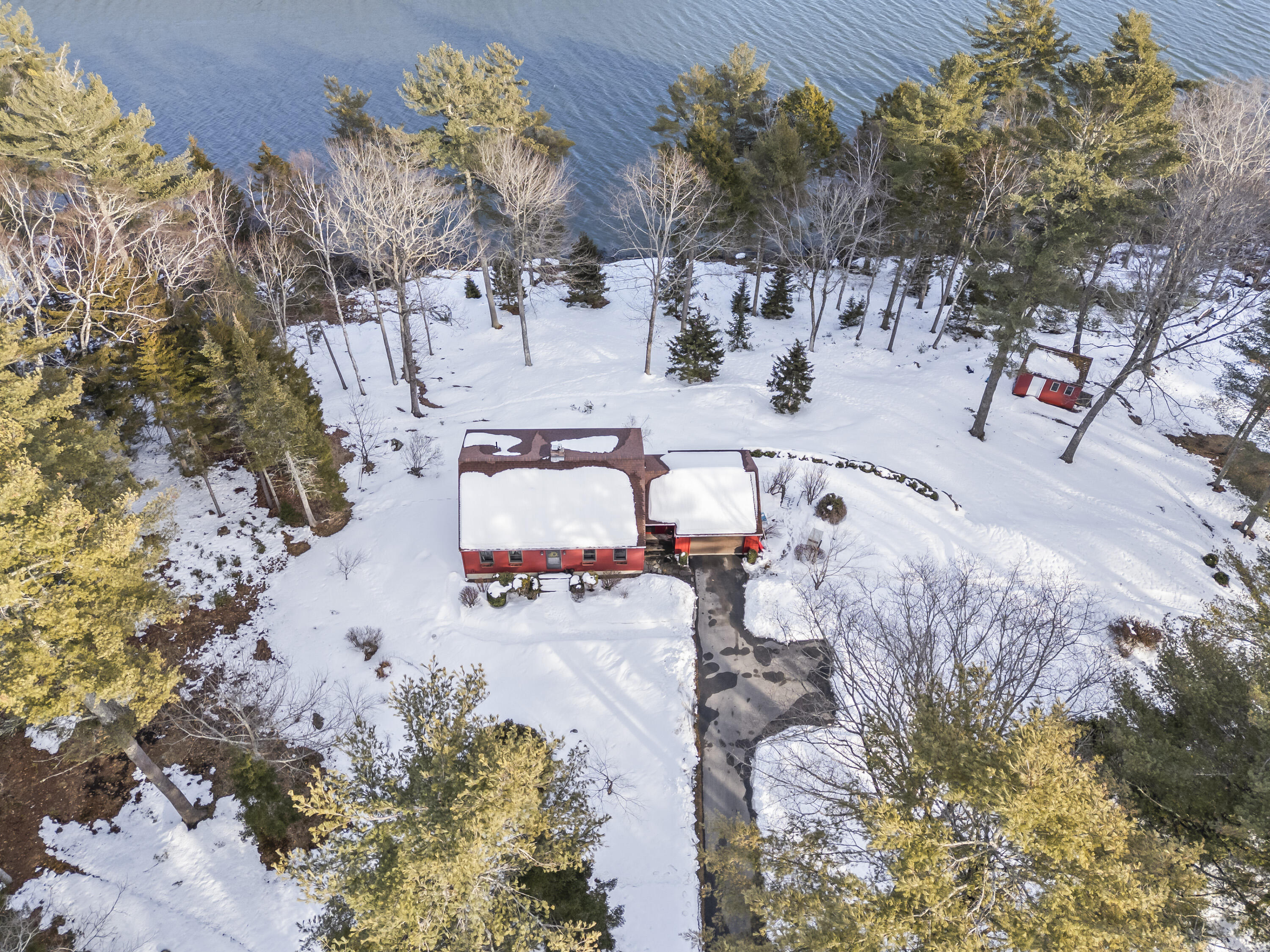 208 Youngs Point Road