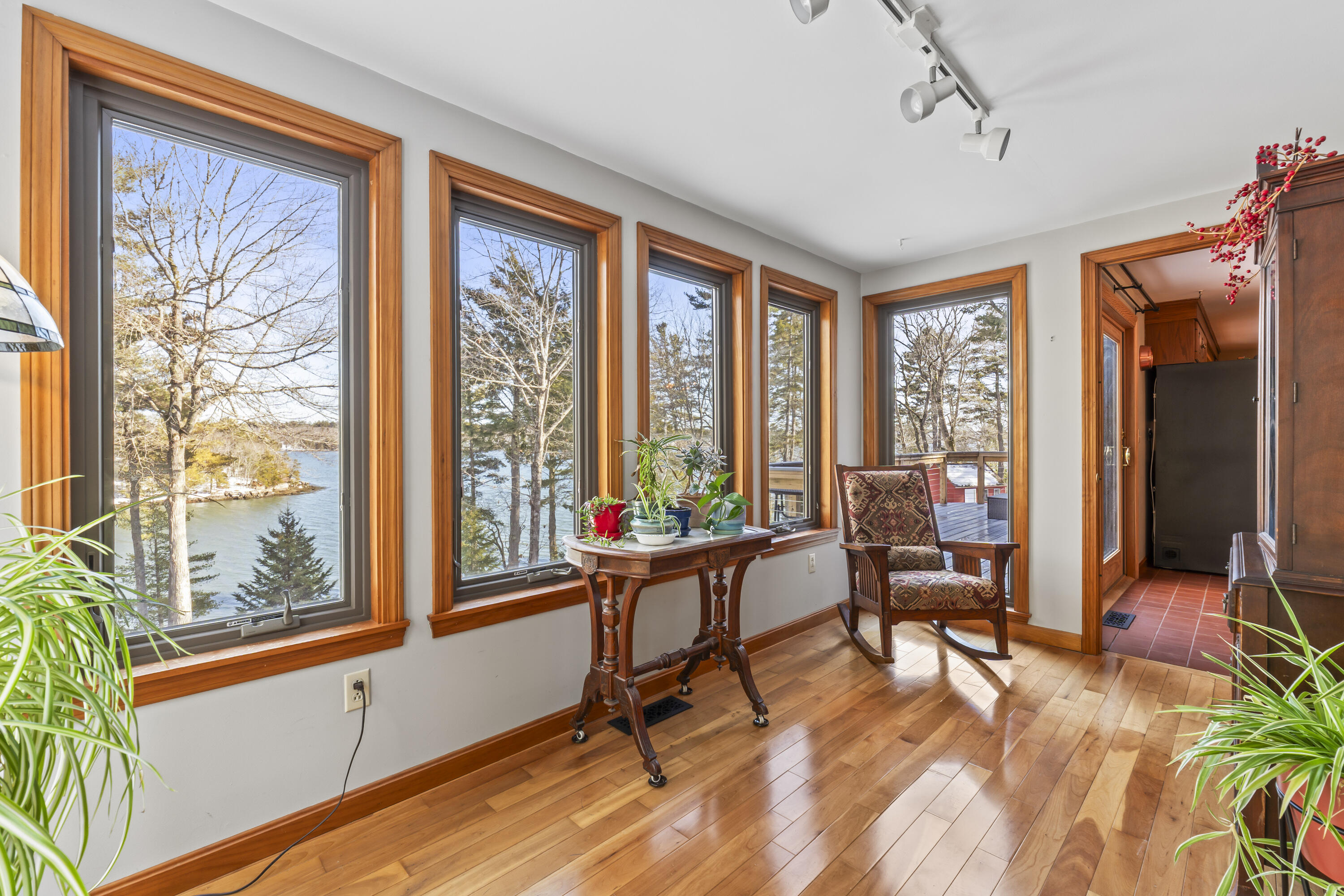 208 Youngs Point Road