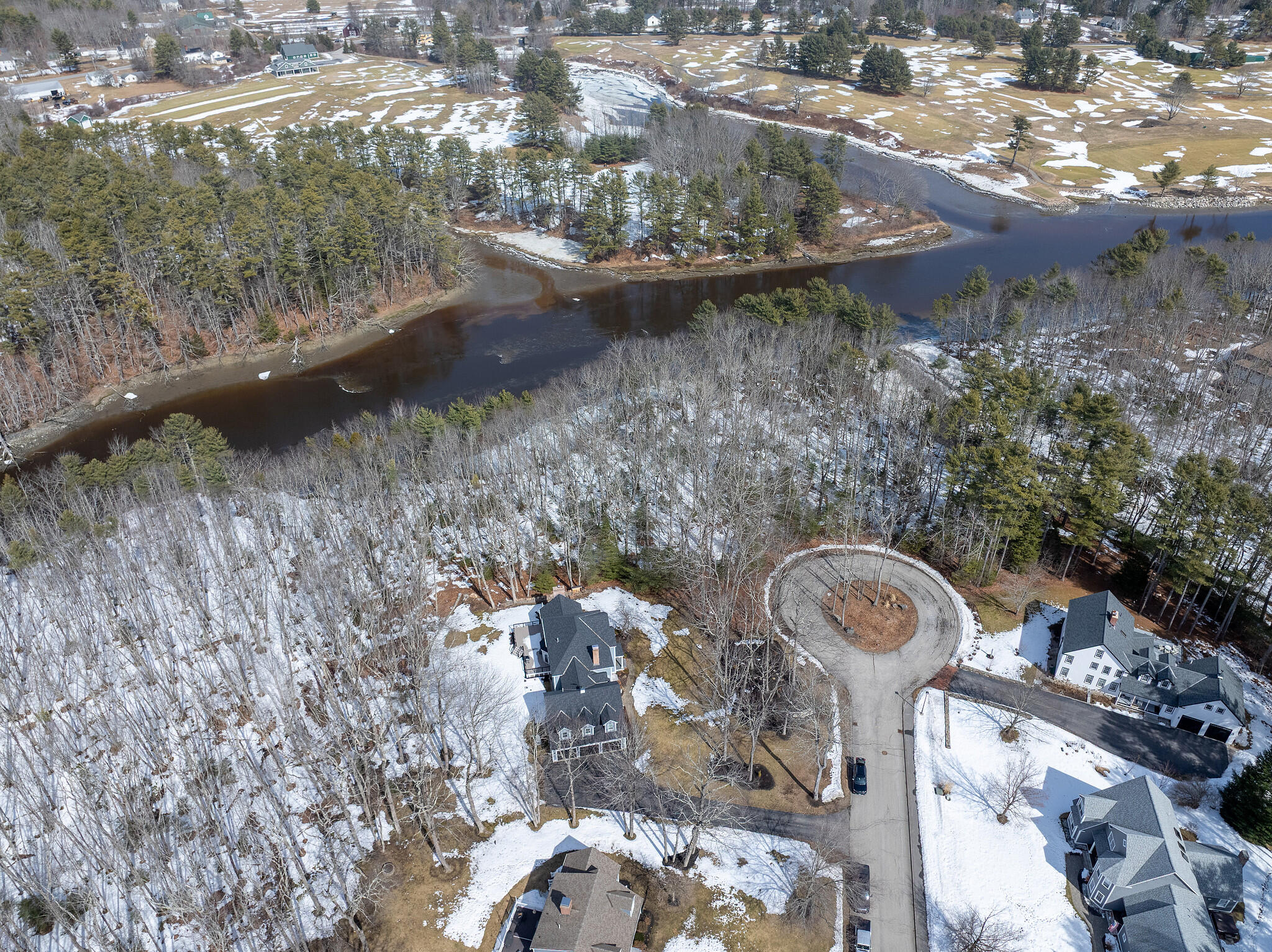 18 Ledgewater Drive
