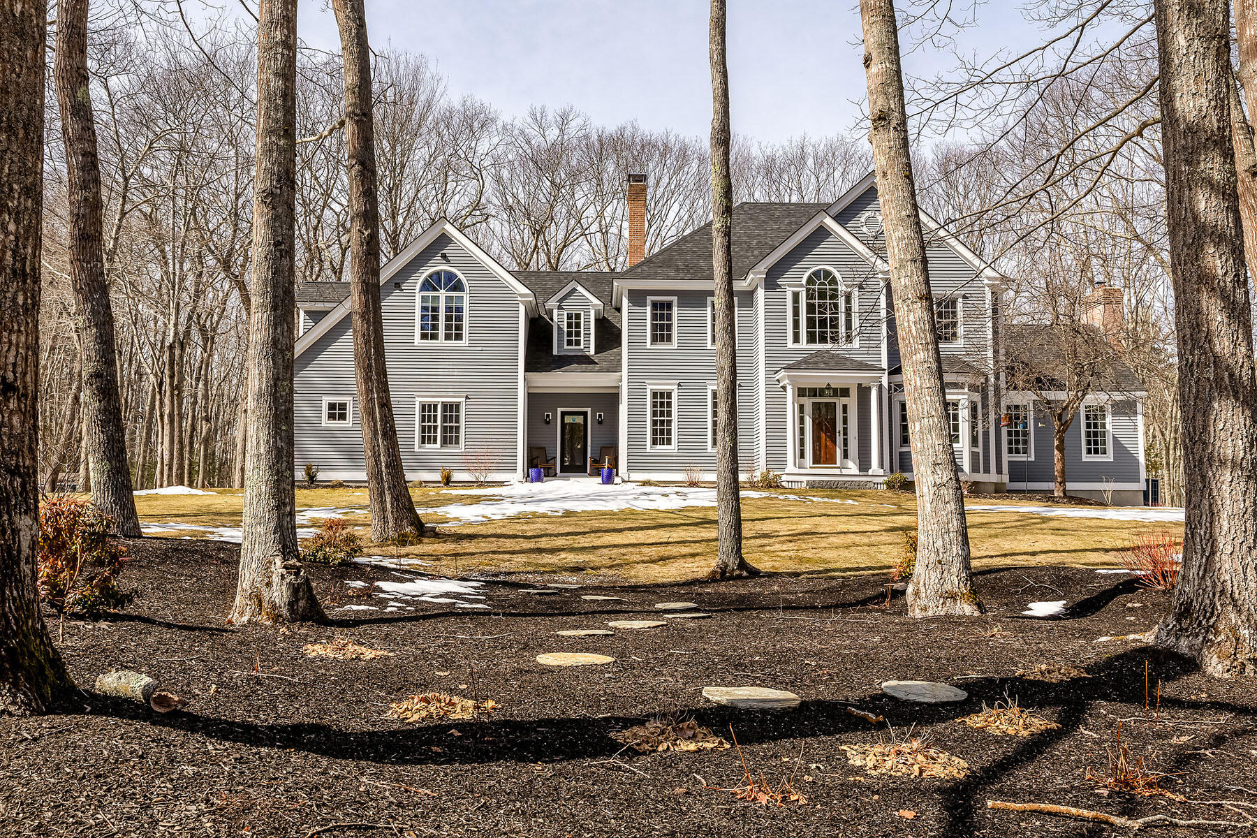 18 Ledgewater Drive
