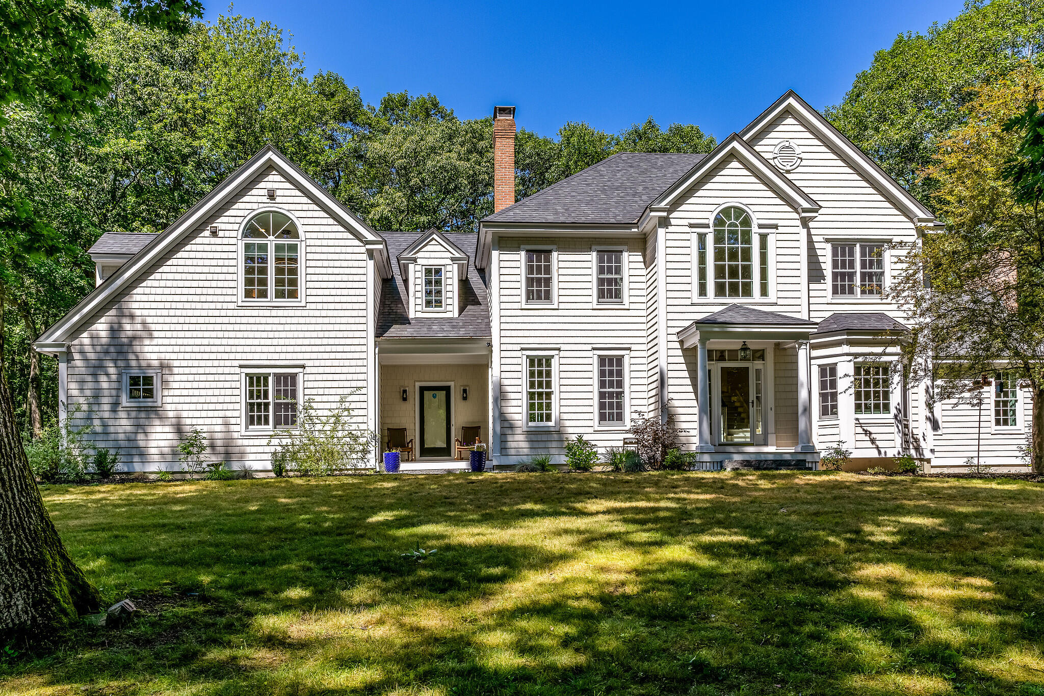 18 Ledgewater Drive
