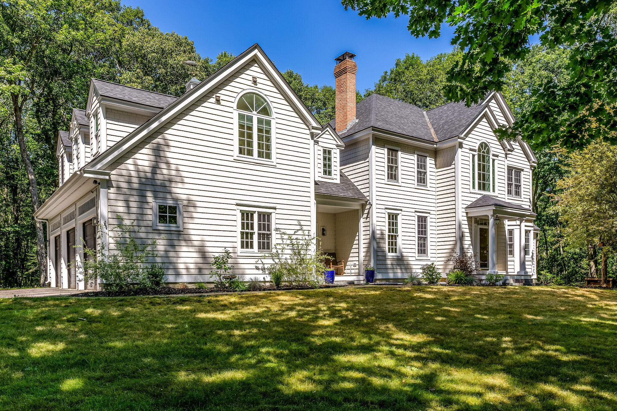 18 Ledgewater Drive