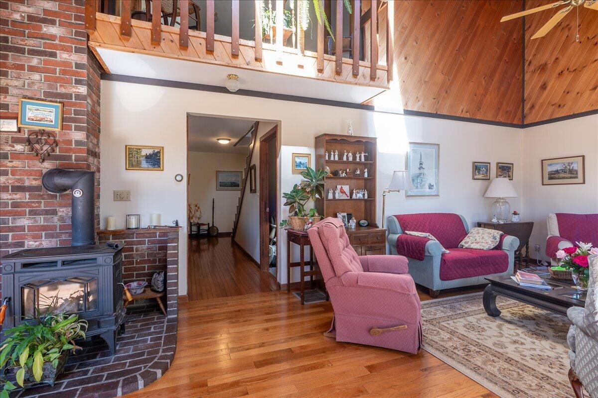50 Woodledge Lane