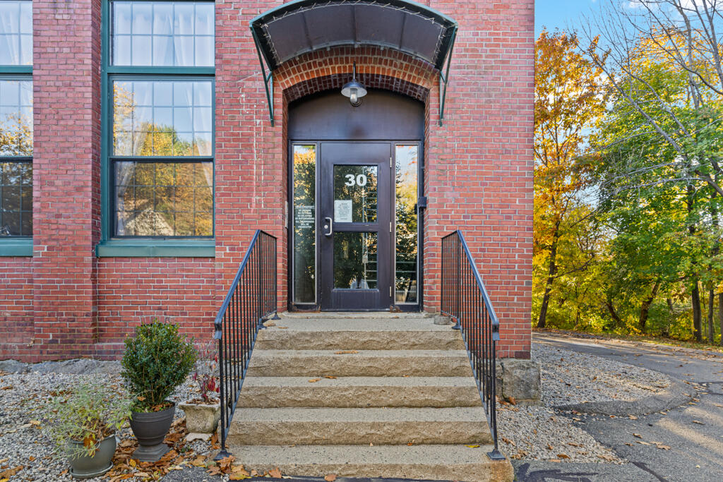30 Lincoln Street 220