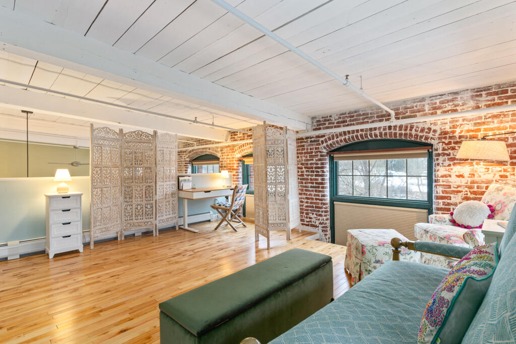 30 Lincoln Street 220