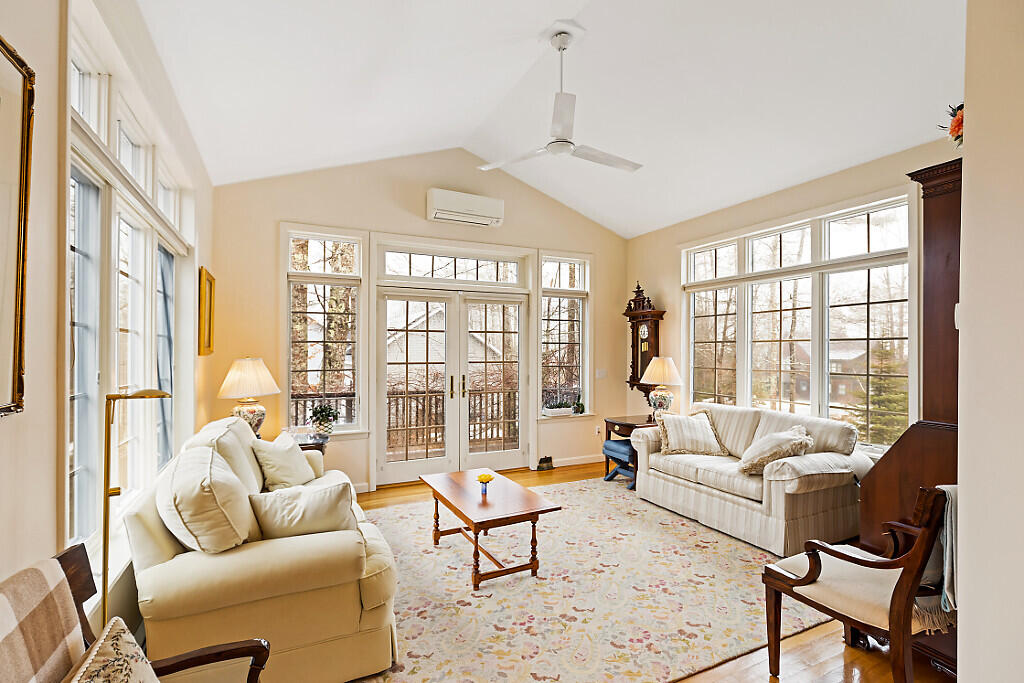 44 Island View Lane
