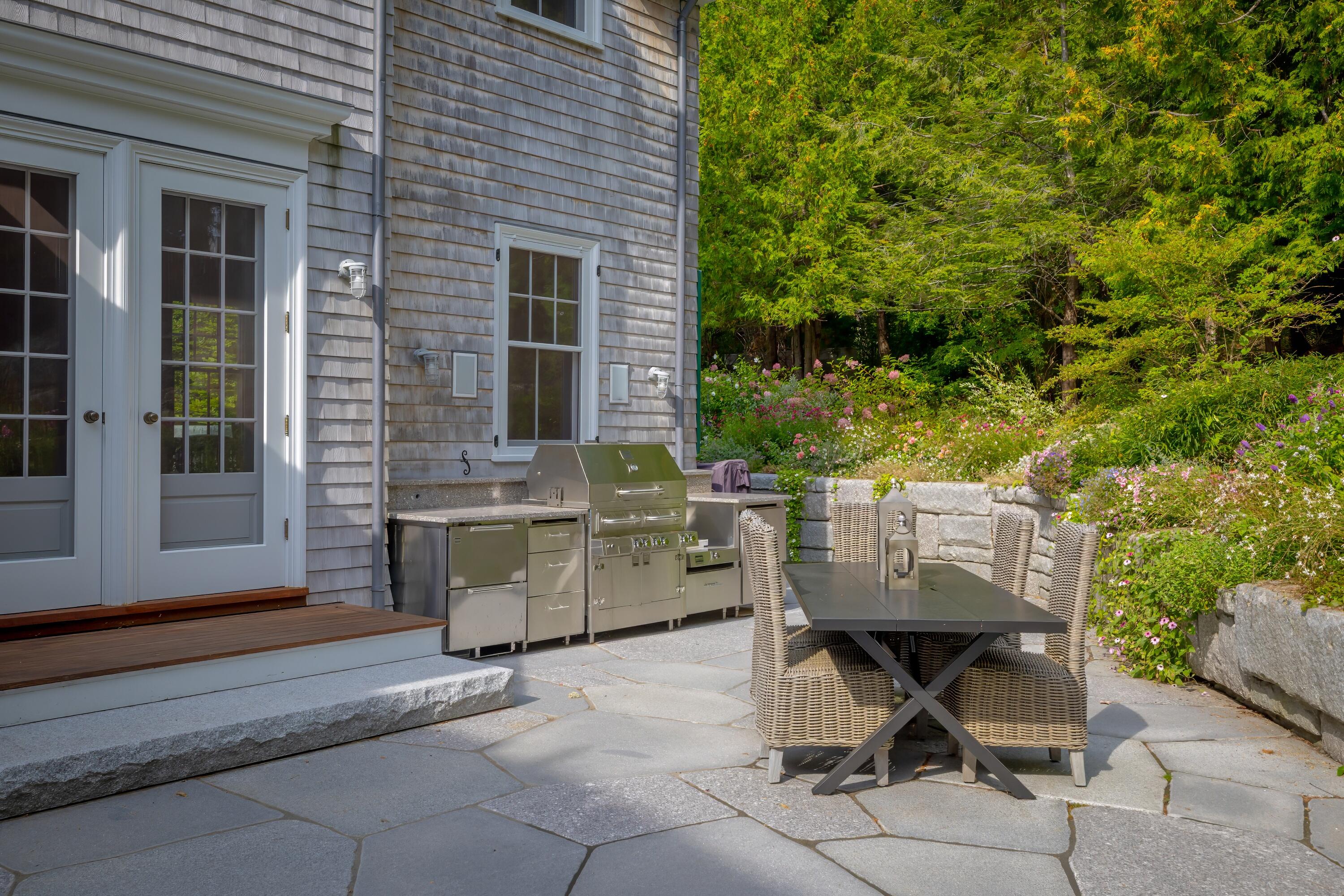 28 Harborside Rd, Northeast Hbr