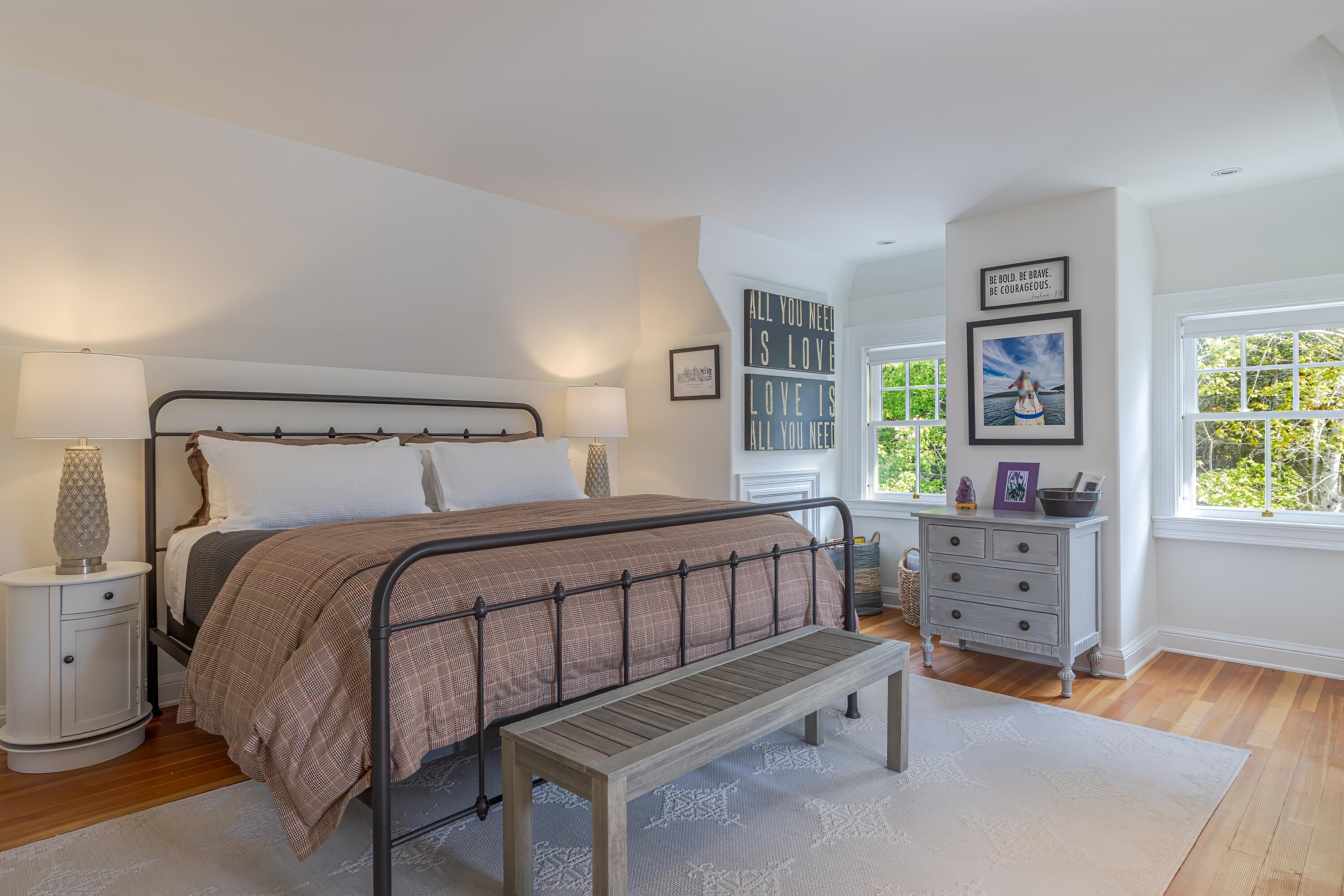 28 Harborside Rd, Northeast Hbr