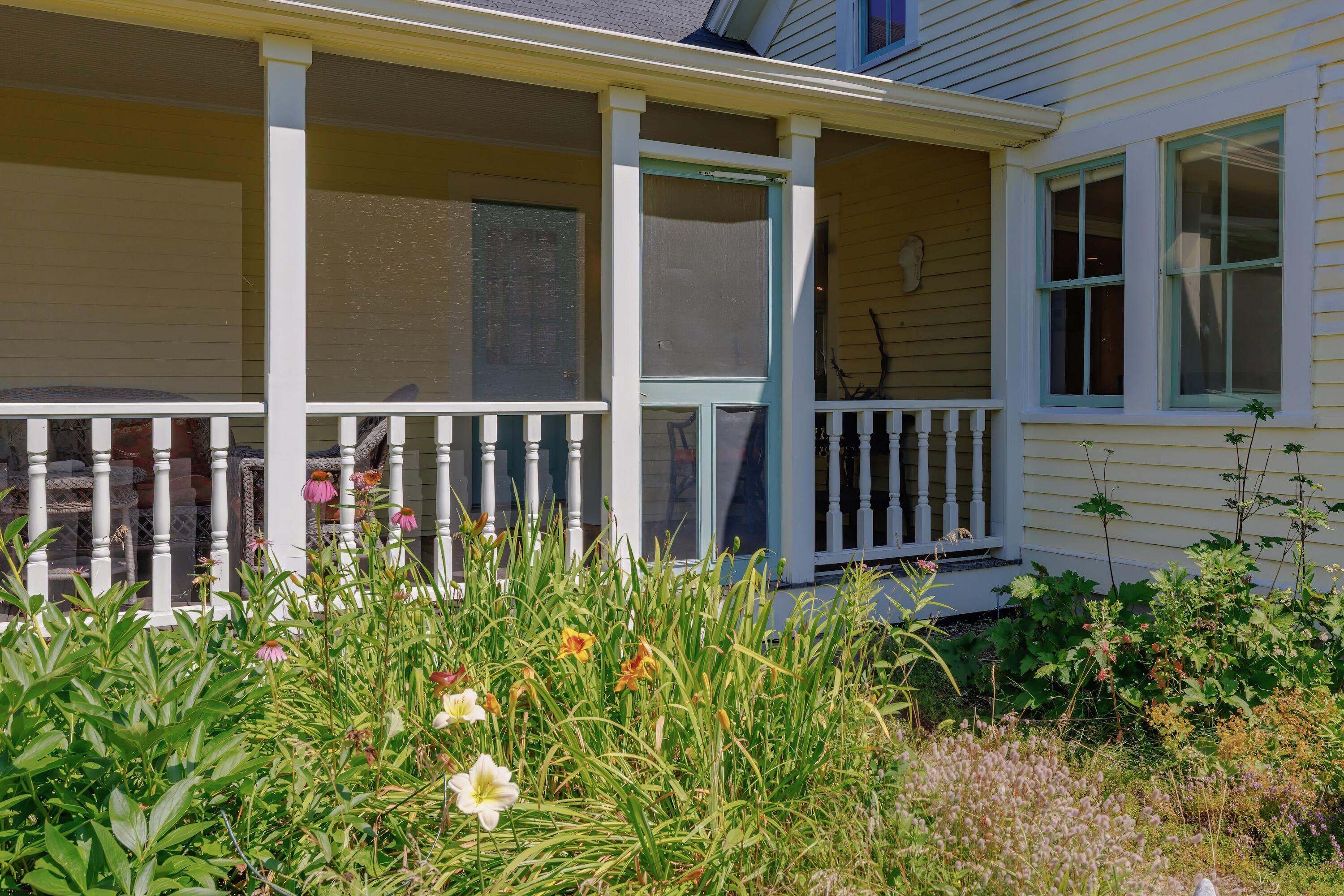 120 Youngs Point Road