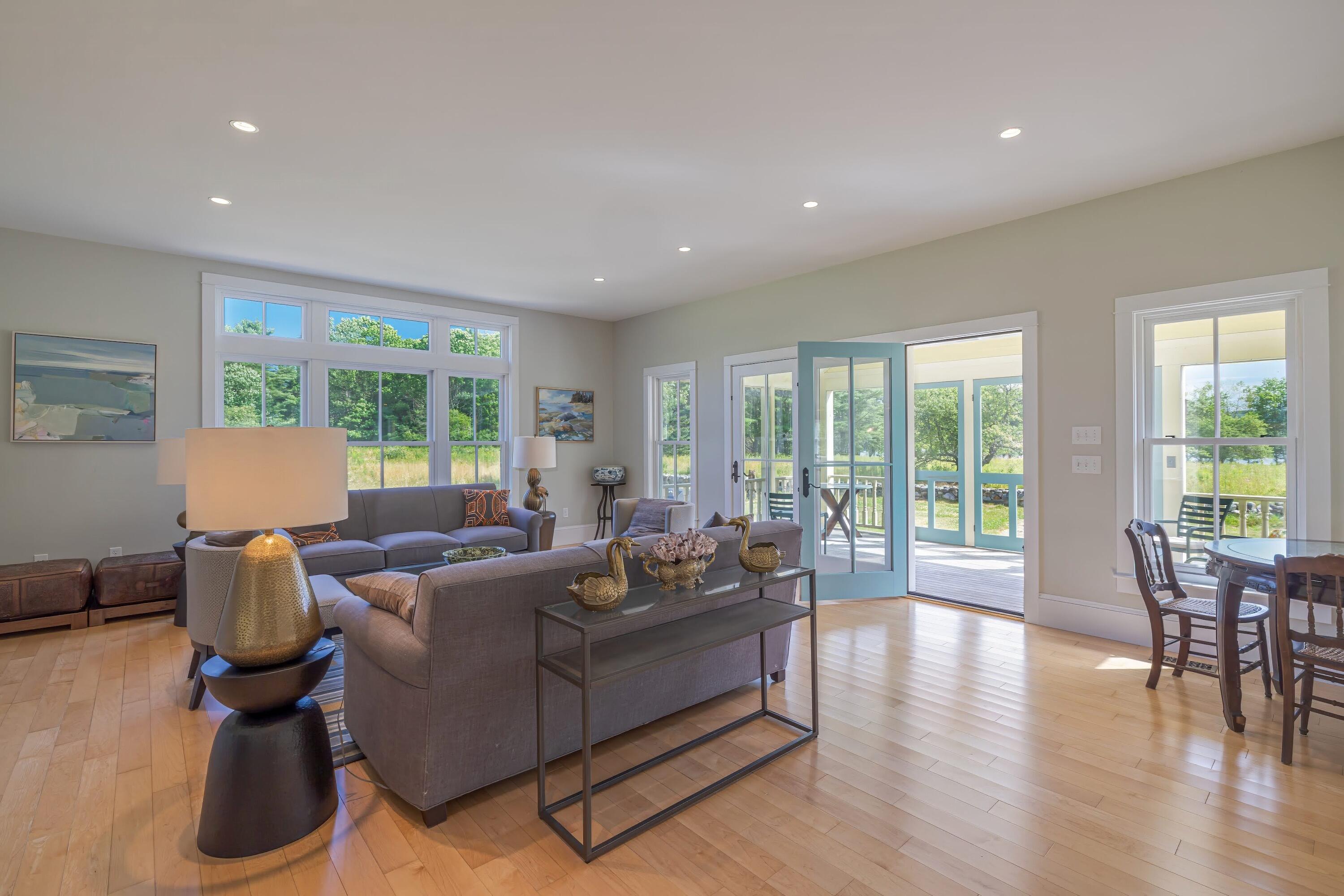120 Youngs Point Road