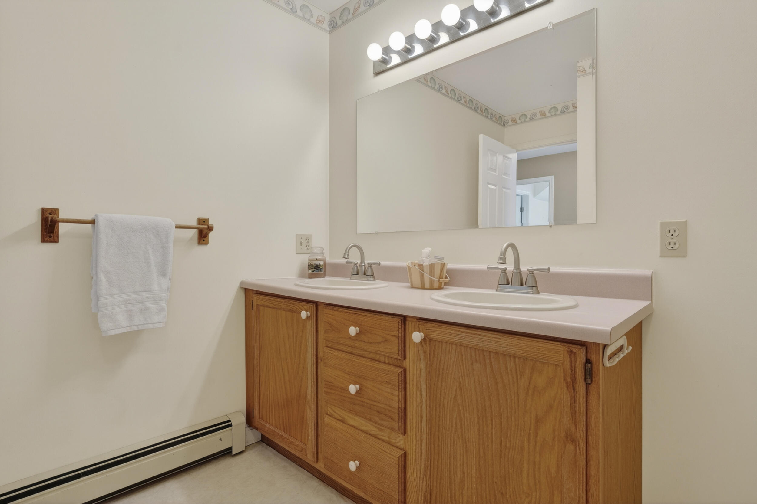 6 Excalibur Court 37