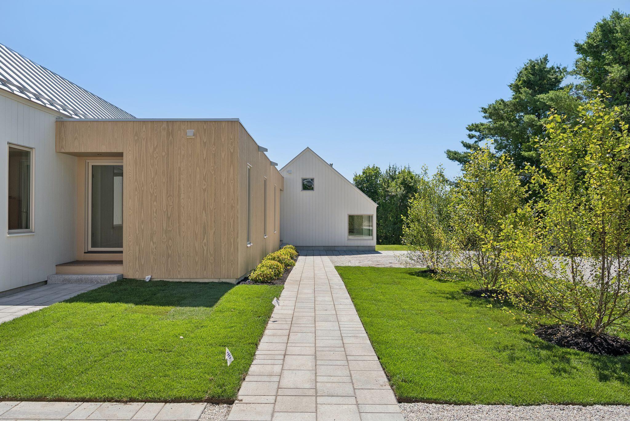 12 Town Landing Road
