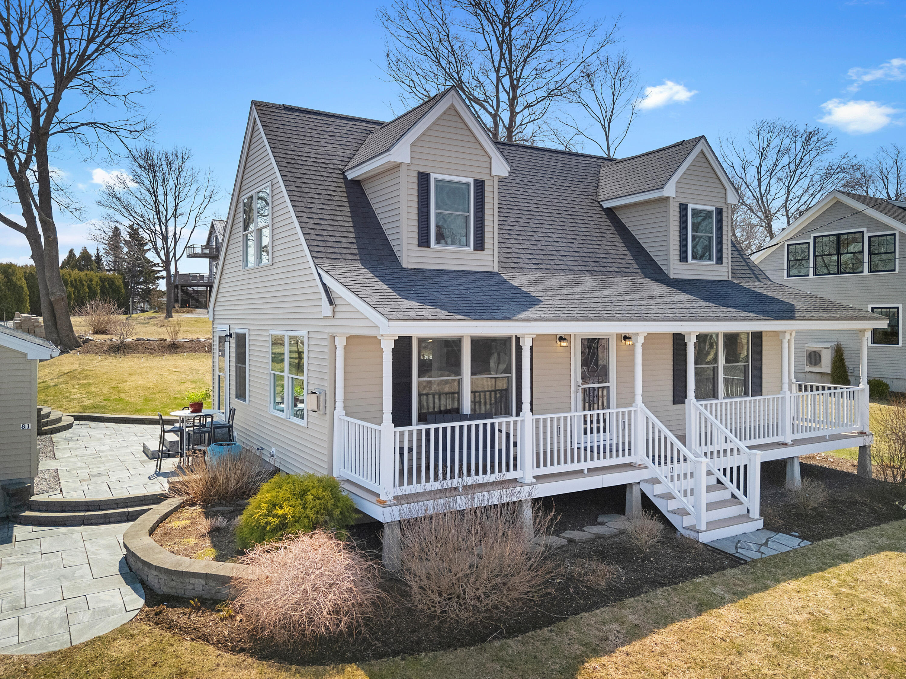 81 Crescent Street