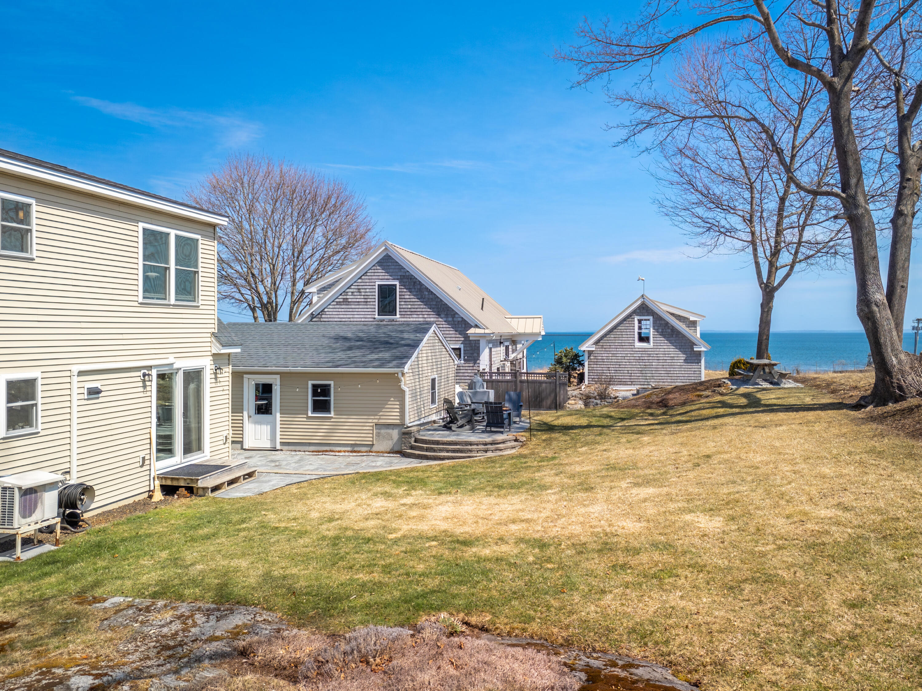81 Crescent Street