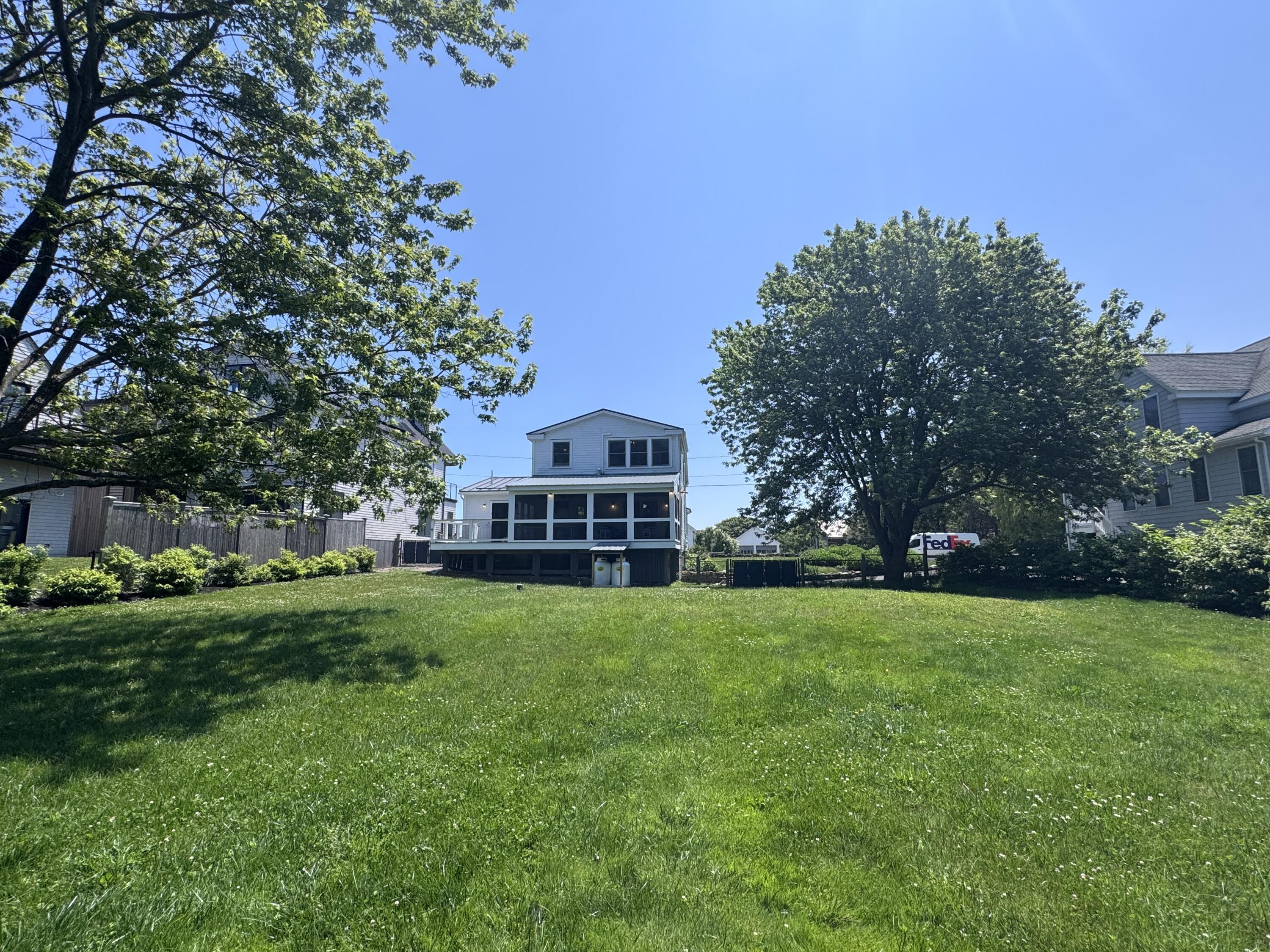 202 Two Lights Road