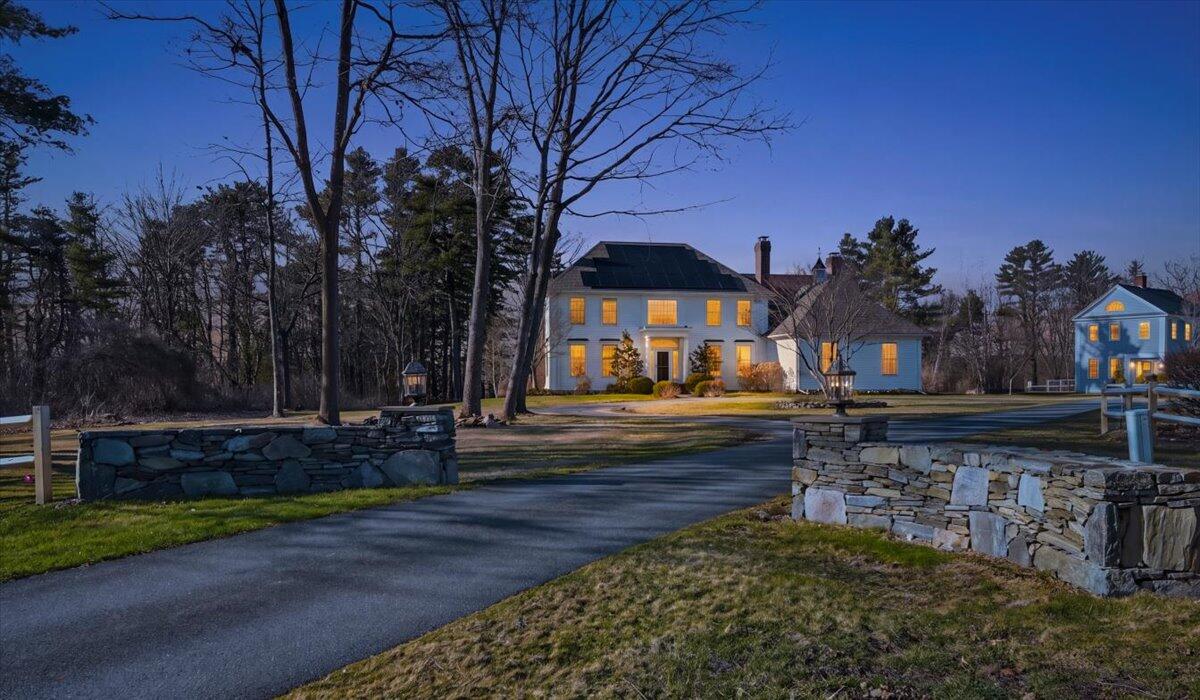 22 Royall Point Road