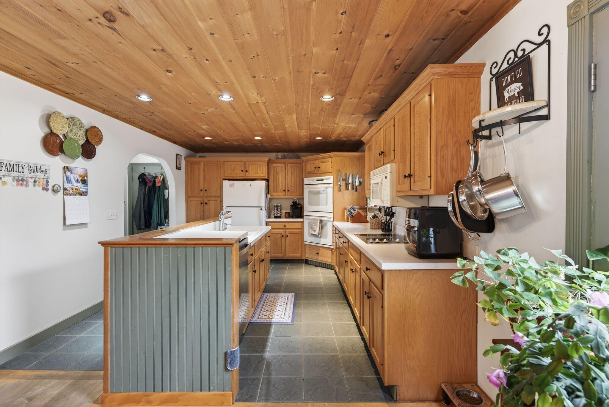 8 Colina Drive