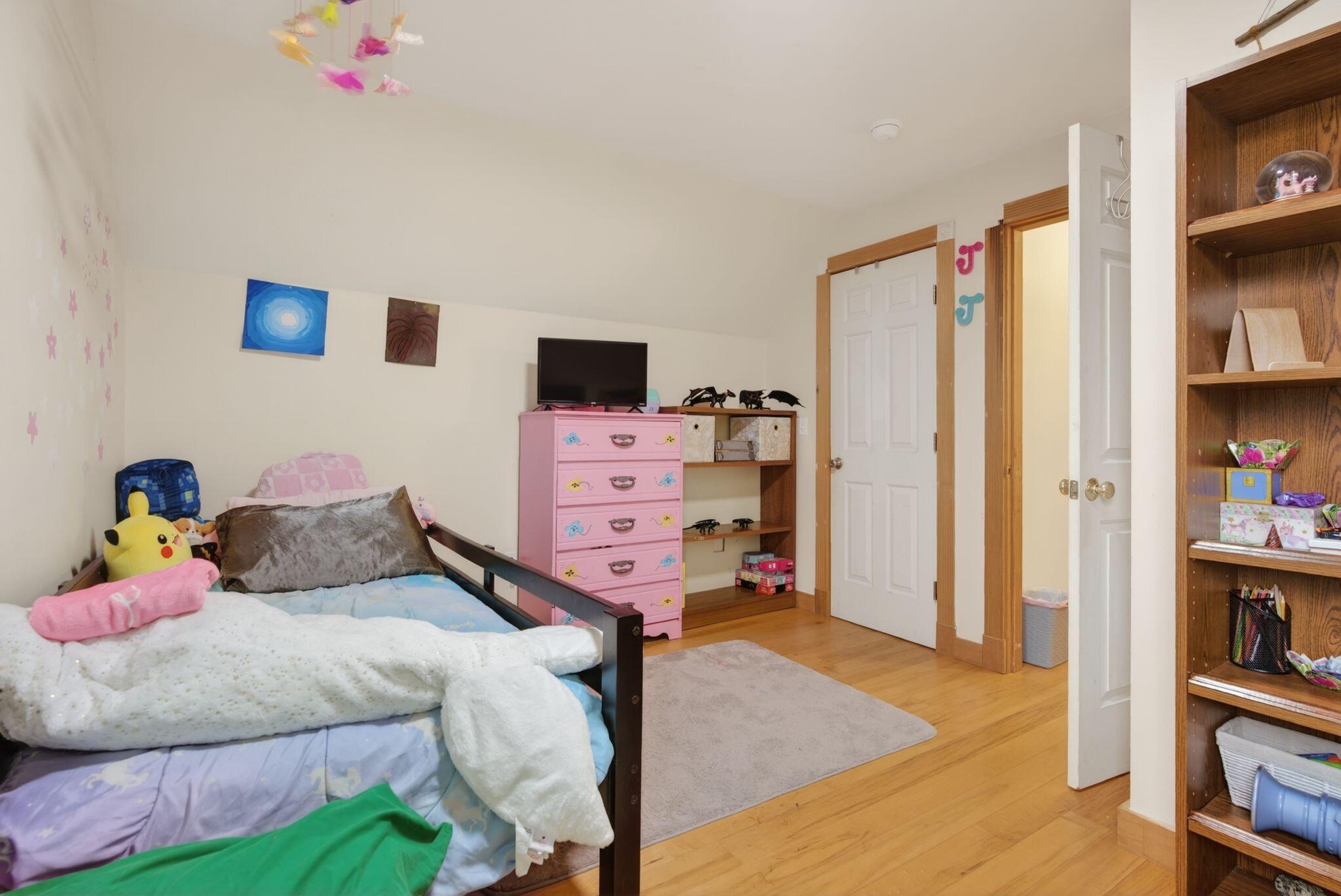 8 Colina Drive