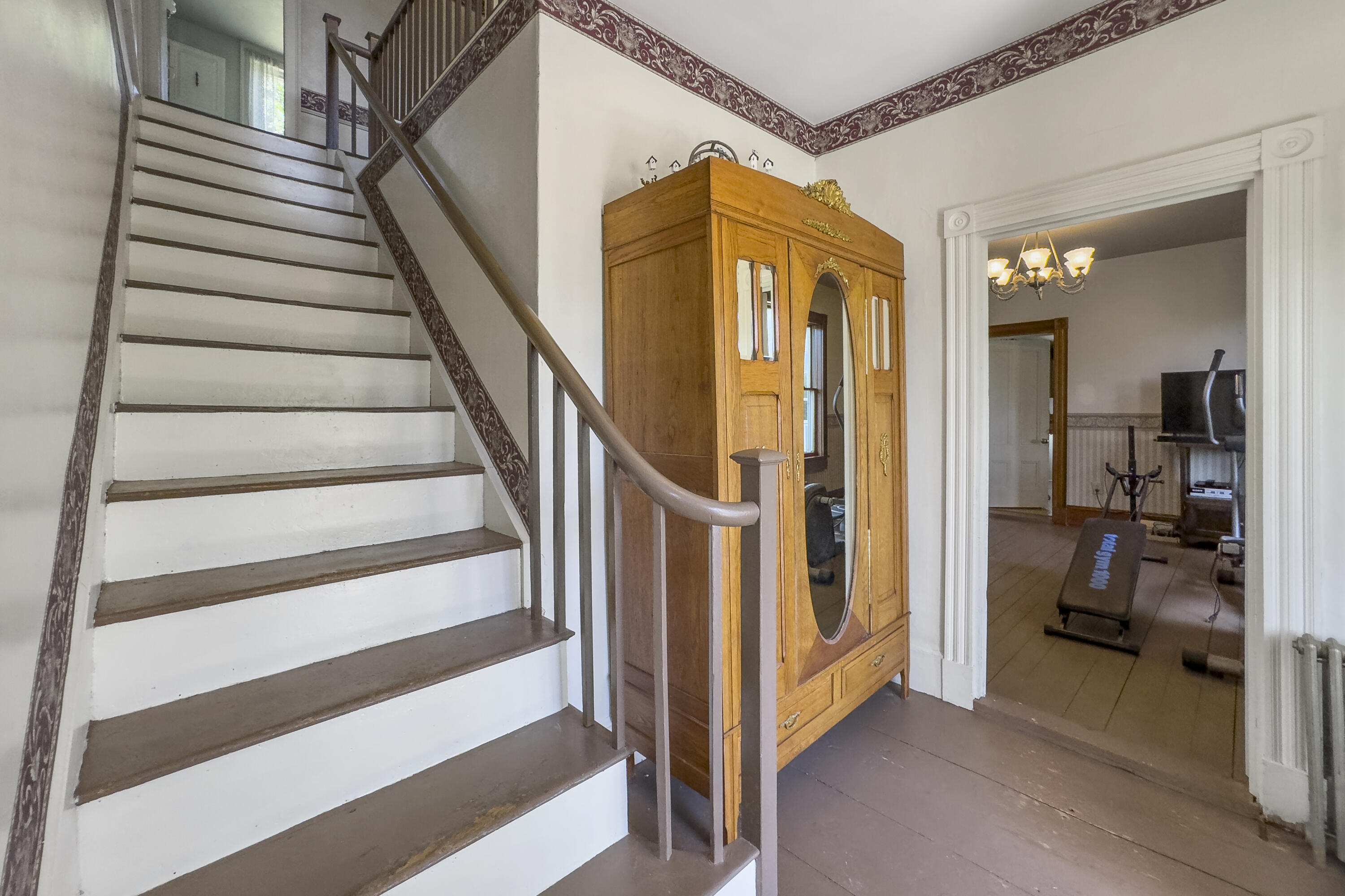 627 Western Road