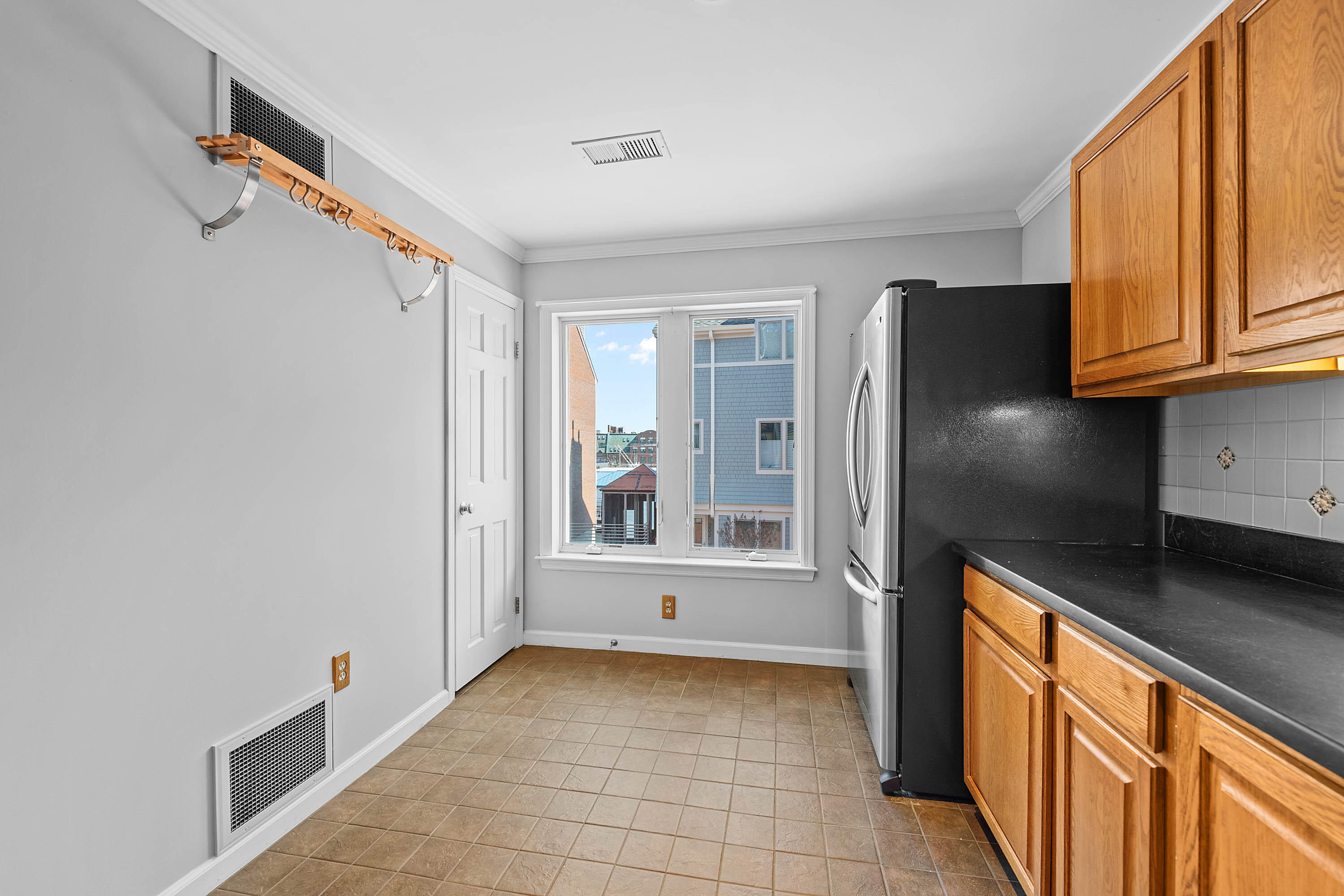 603 Chandler's Wharf 603