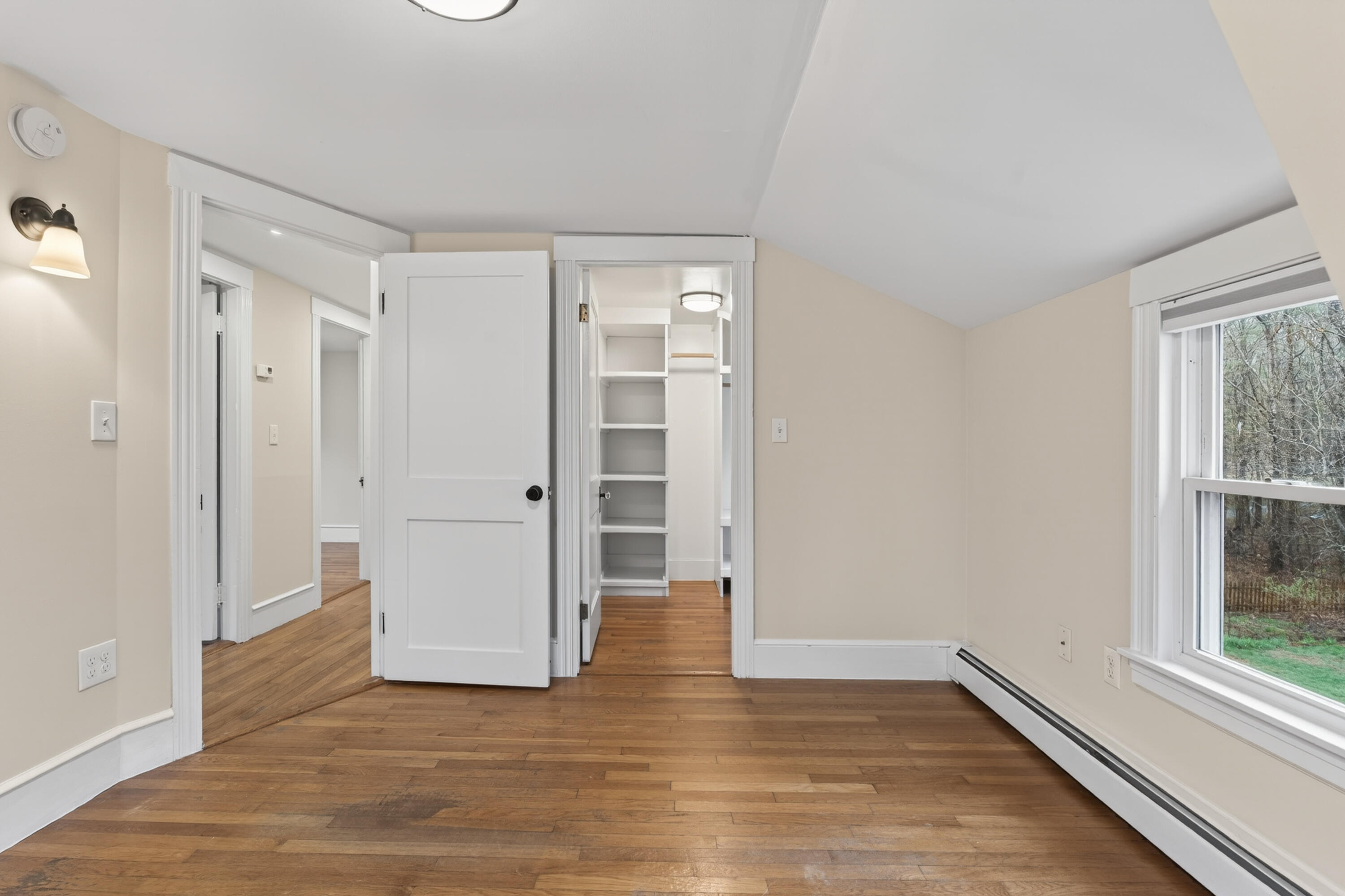 275 Middle Road
