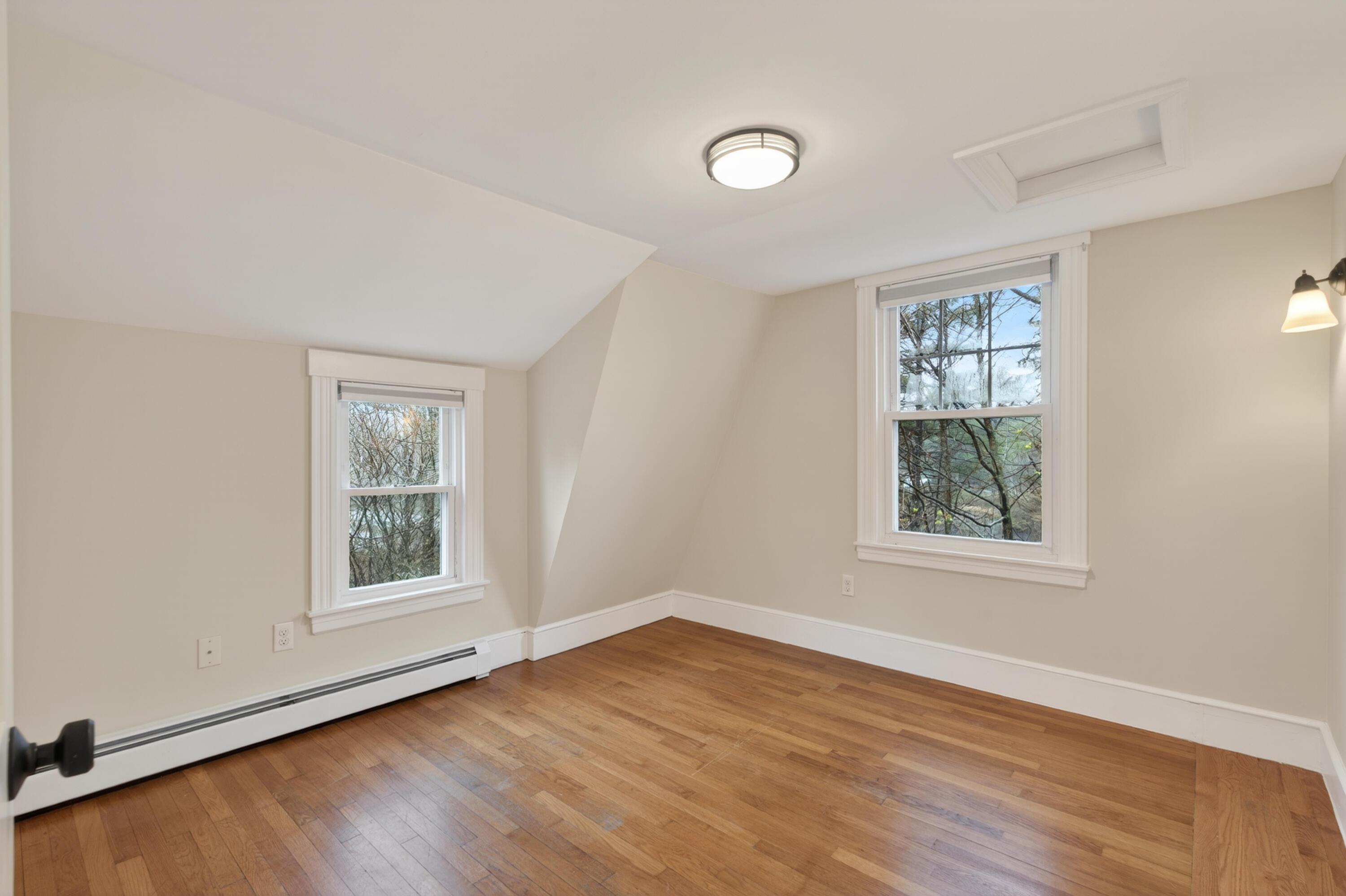 275 Middle Road