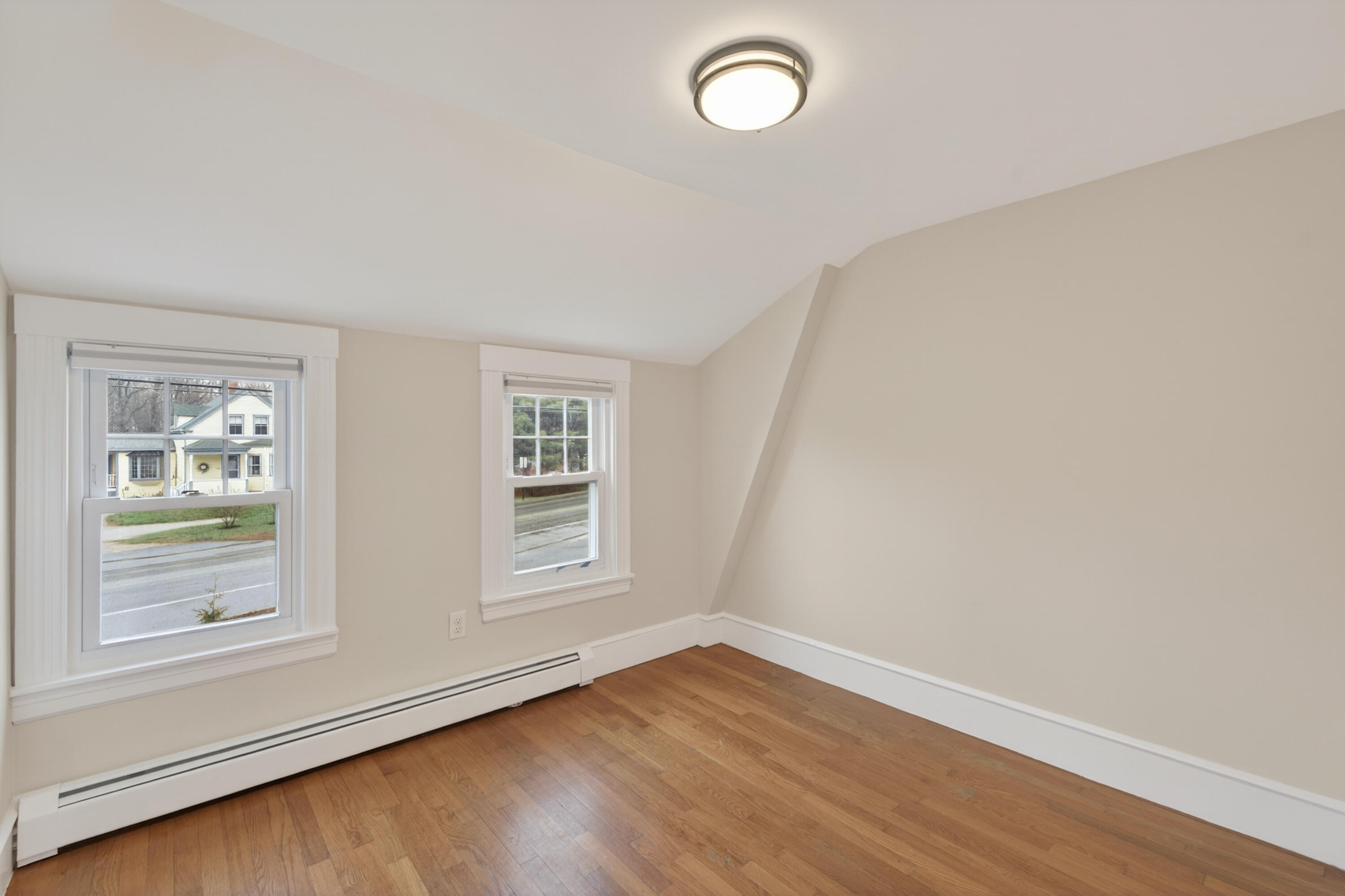 275 Middle Road