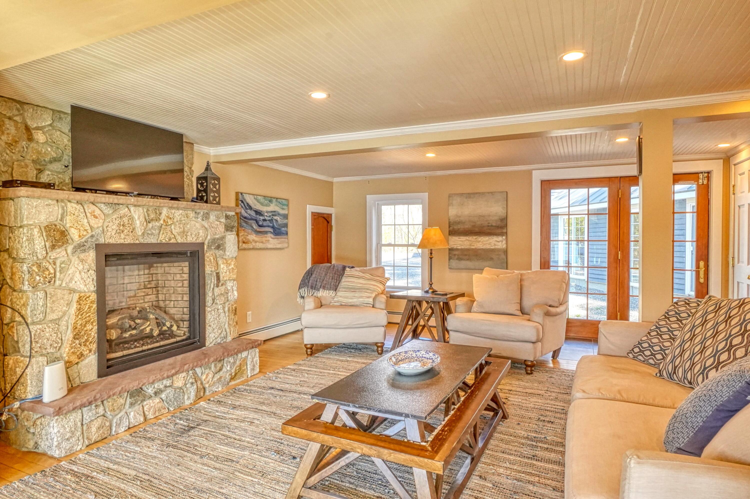 79 Rocky Shore Lane