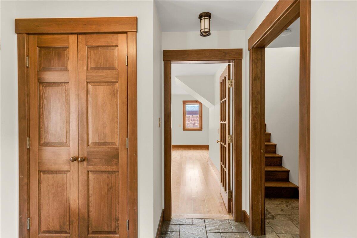 70 Ledgewood Lane