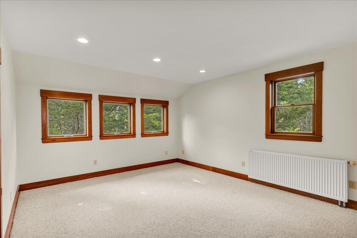 70 Ledgewood Lane
