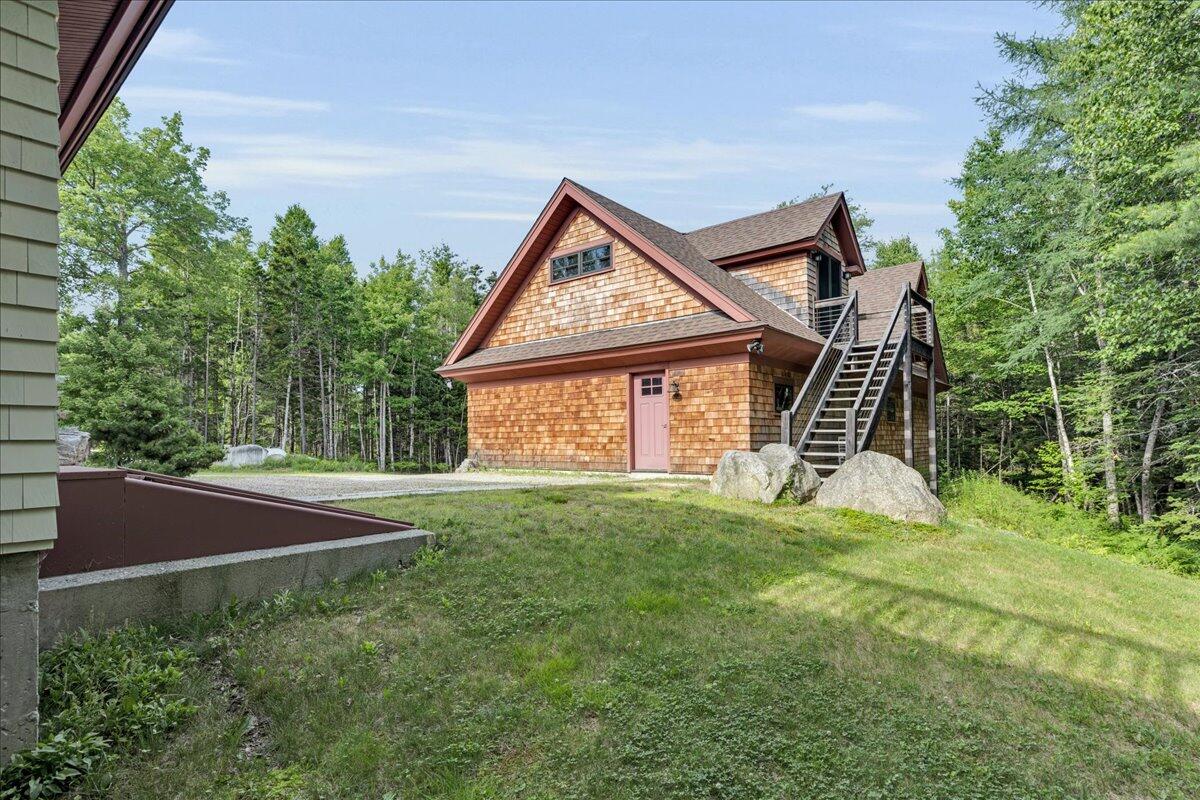 70 Ledgewood Lane
