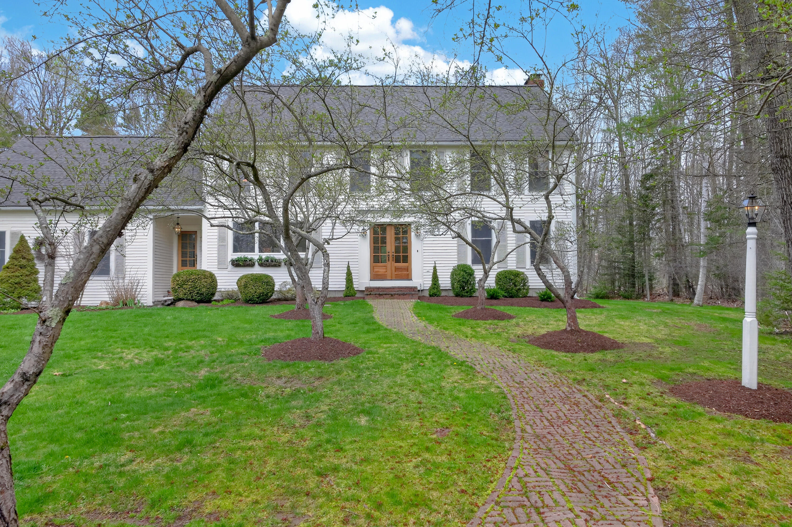 32 Acorn Circle