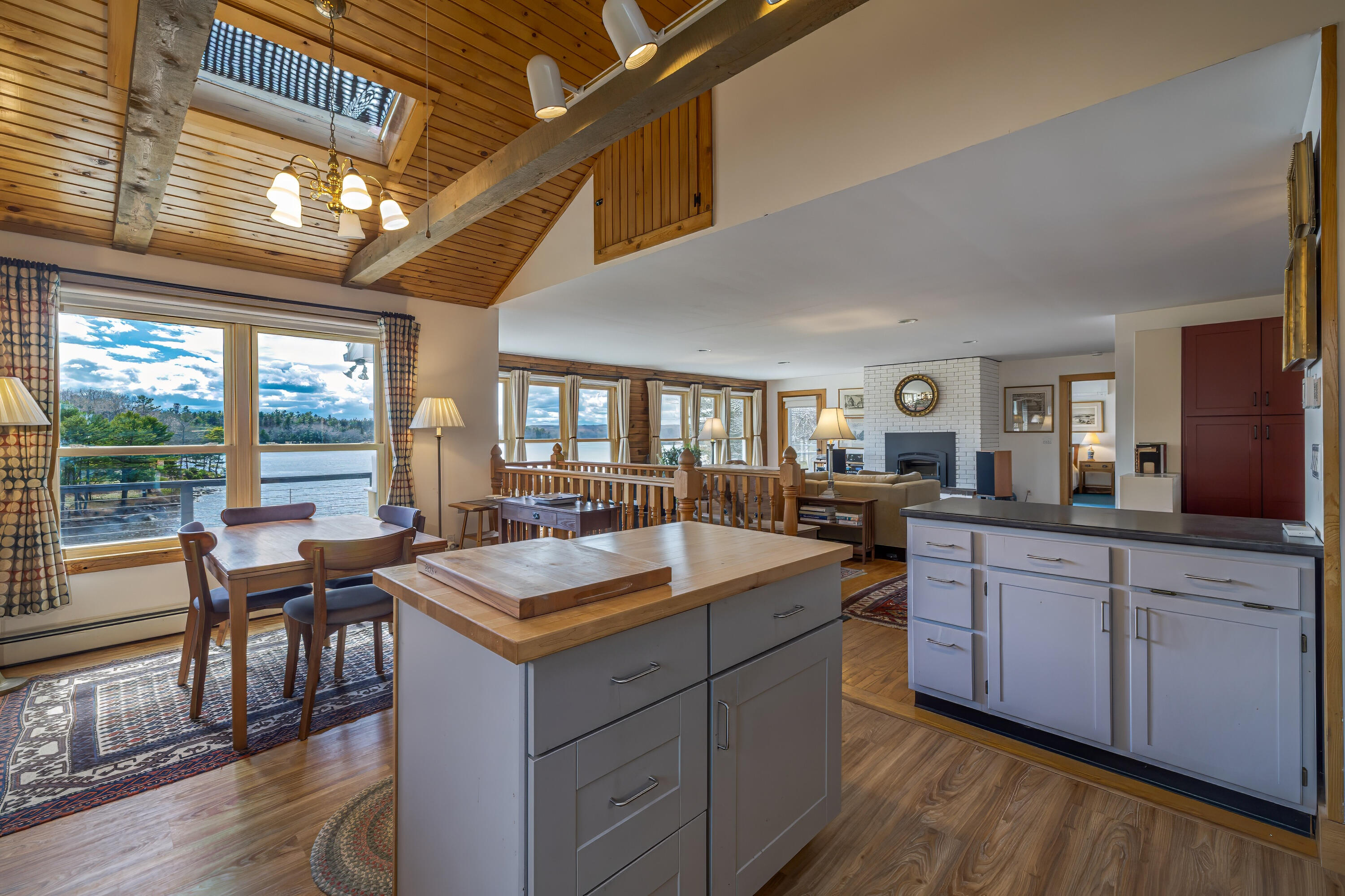 27 Town Landing Road