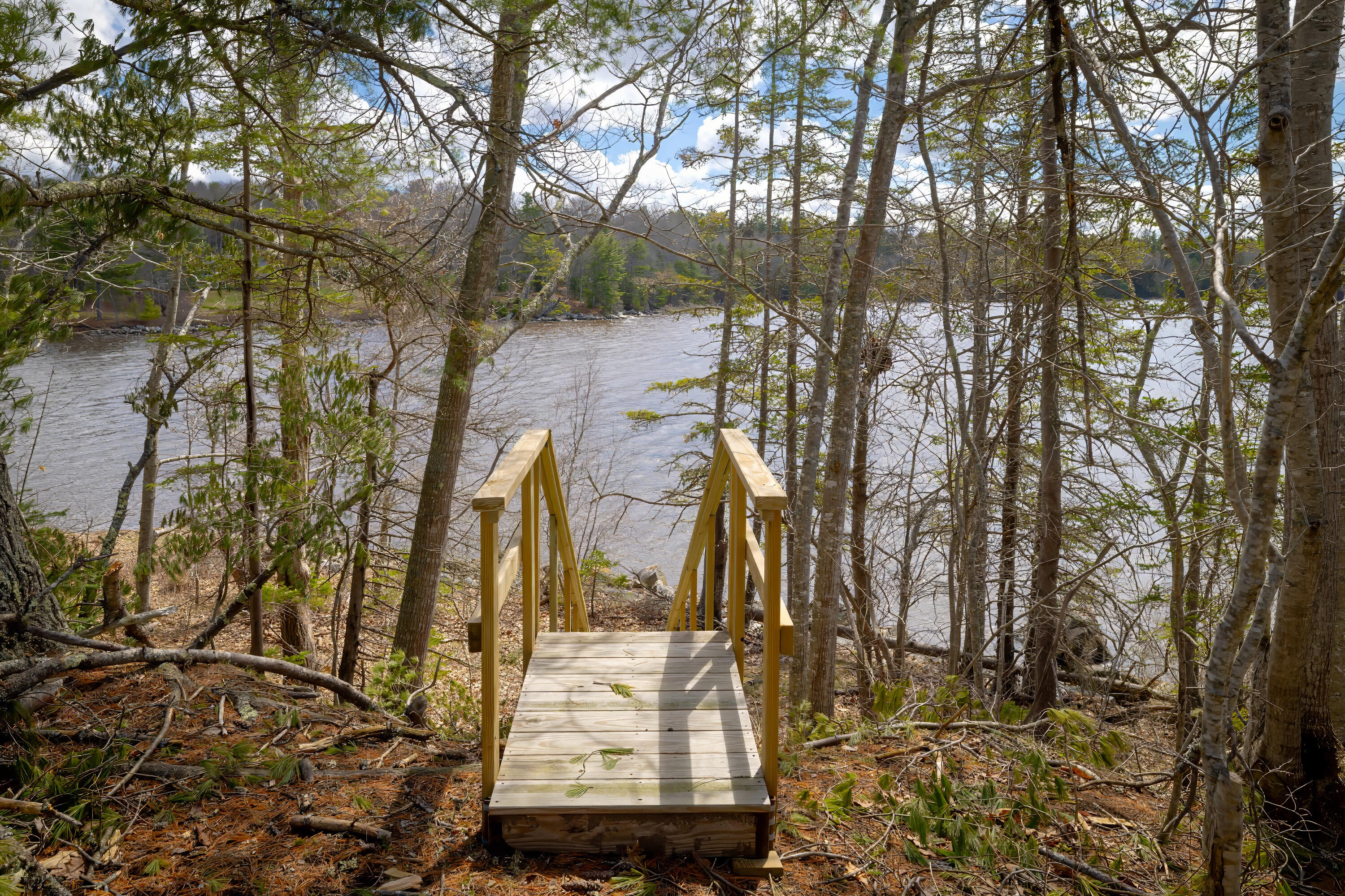 27 Town Landing Road