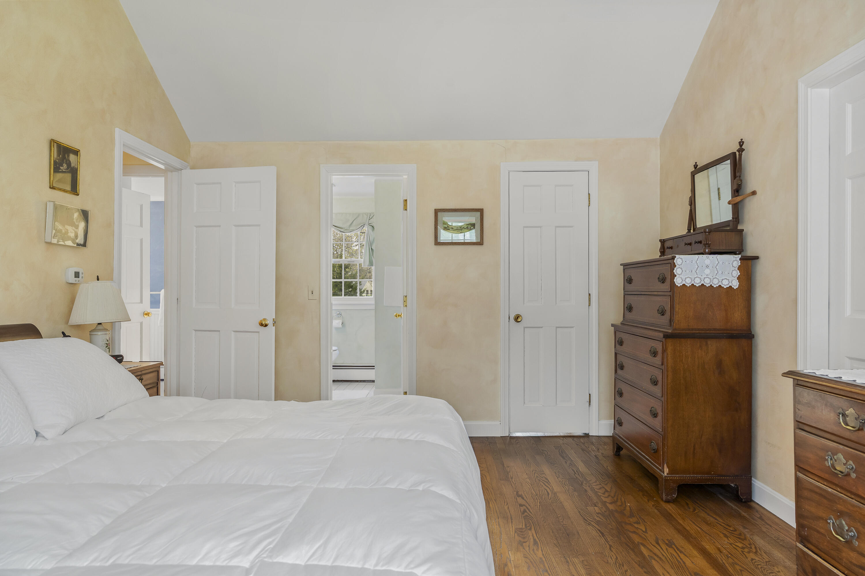 98 Harborview Drive