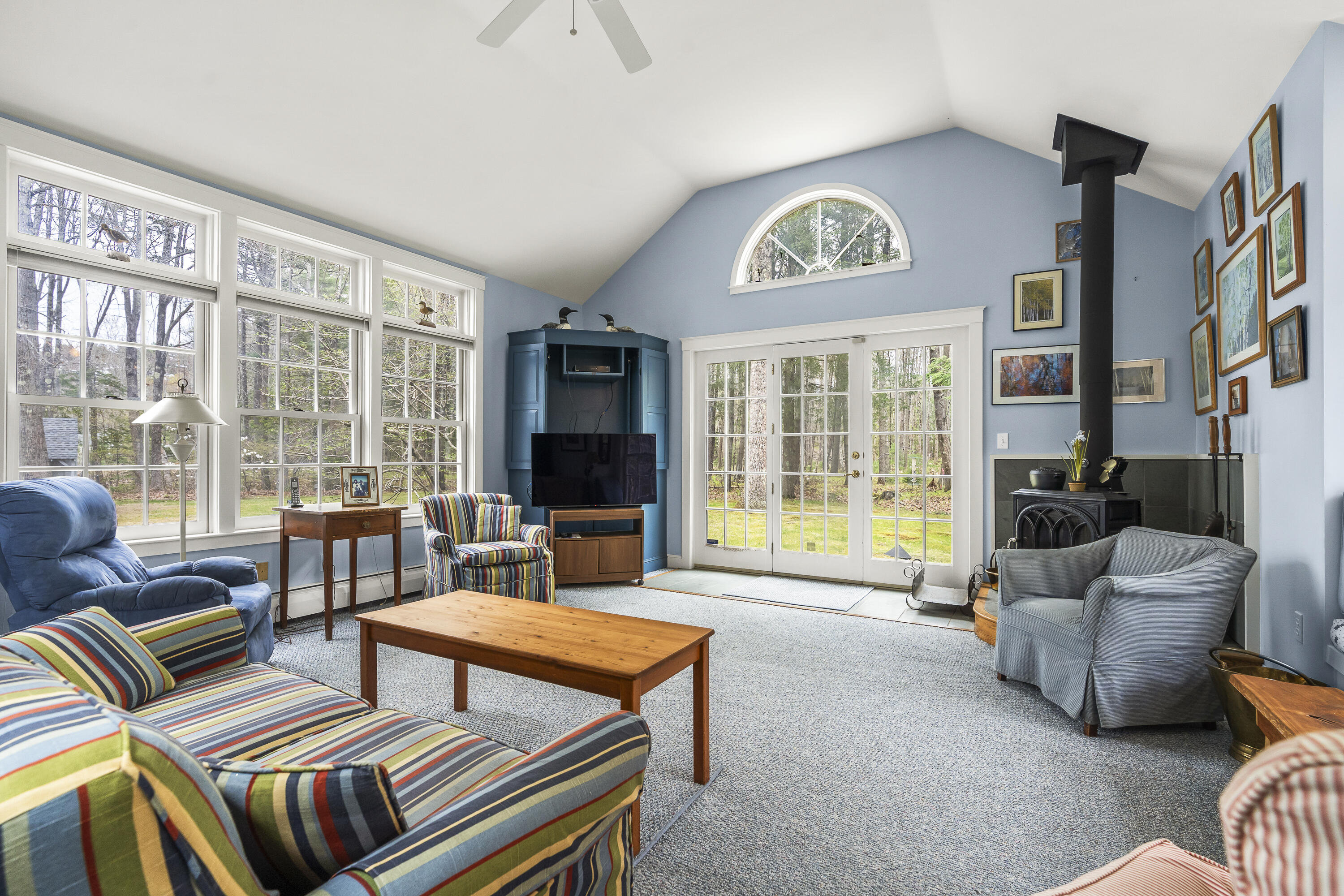 98 Harborview Drive