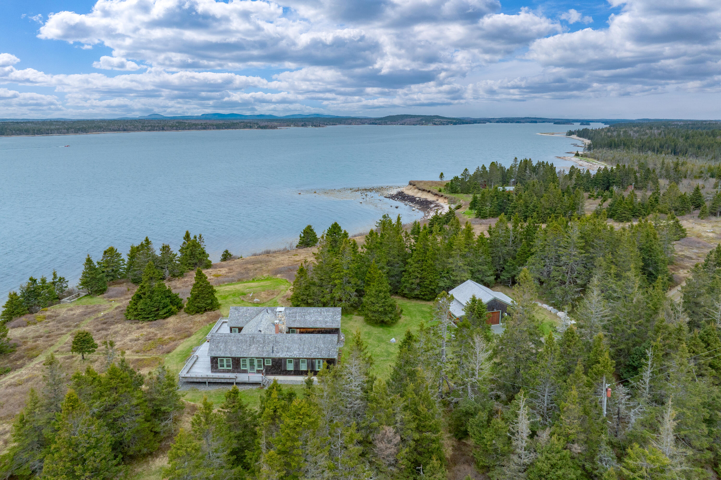 421 Petitmanan Point Road