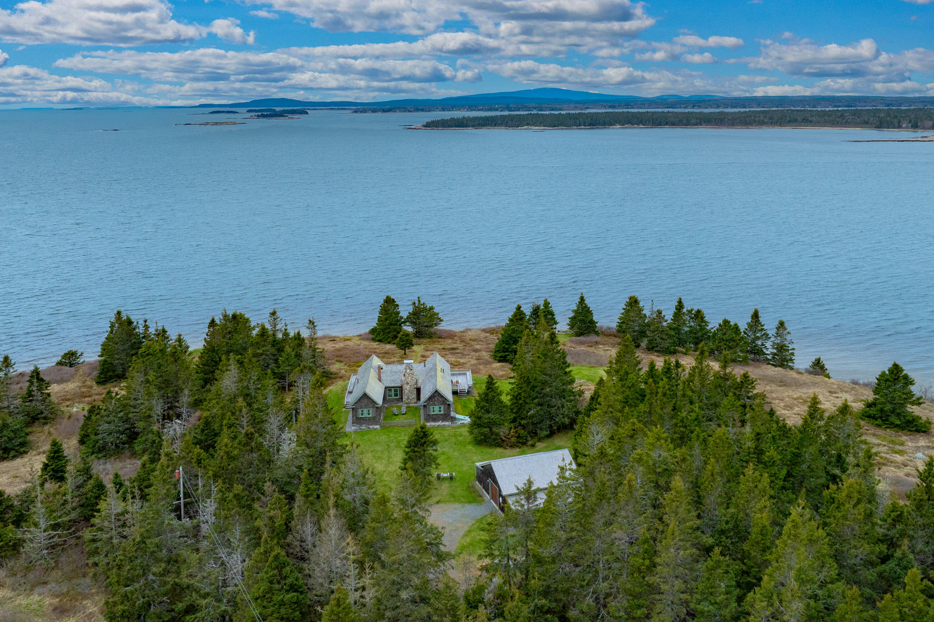 421 Petitmanan Point Road
