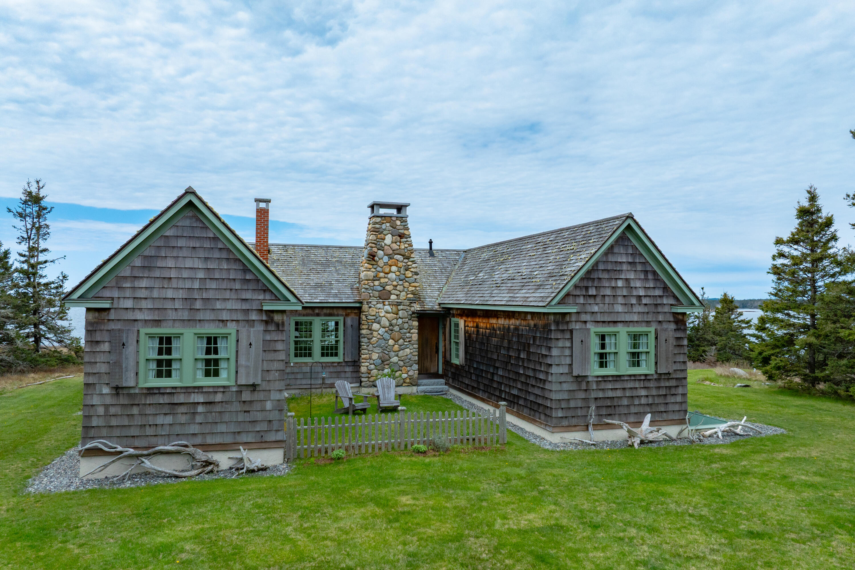 421 Petitmanan Point Road