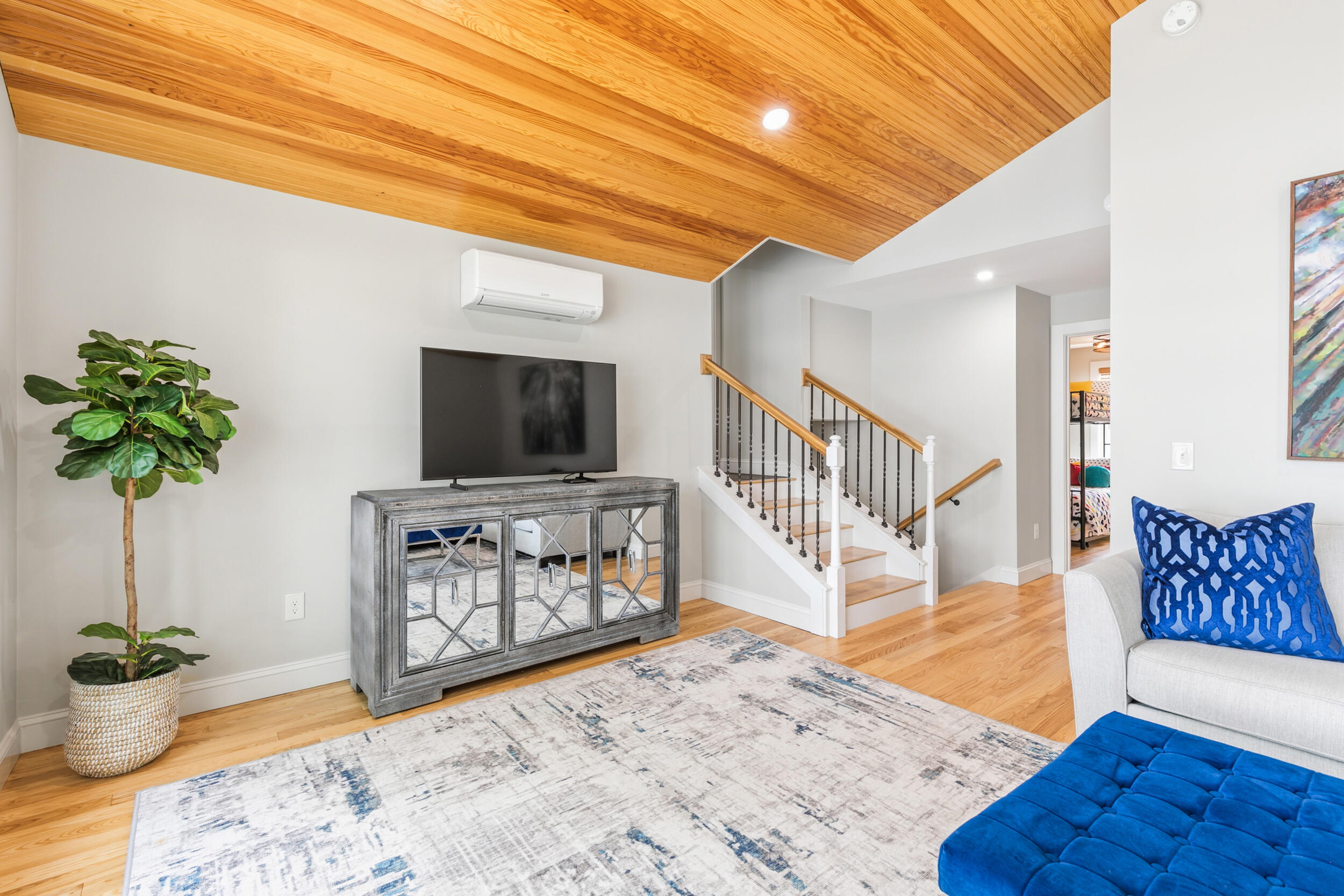 28 E Eleanor Avenue