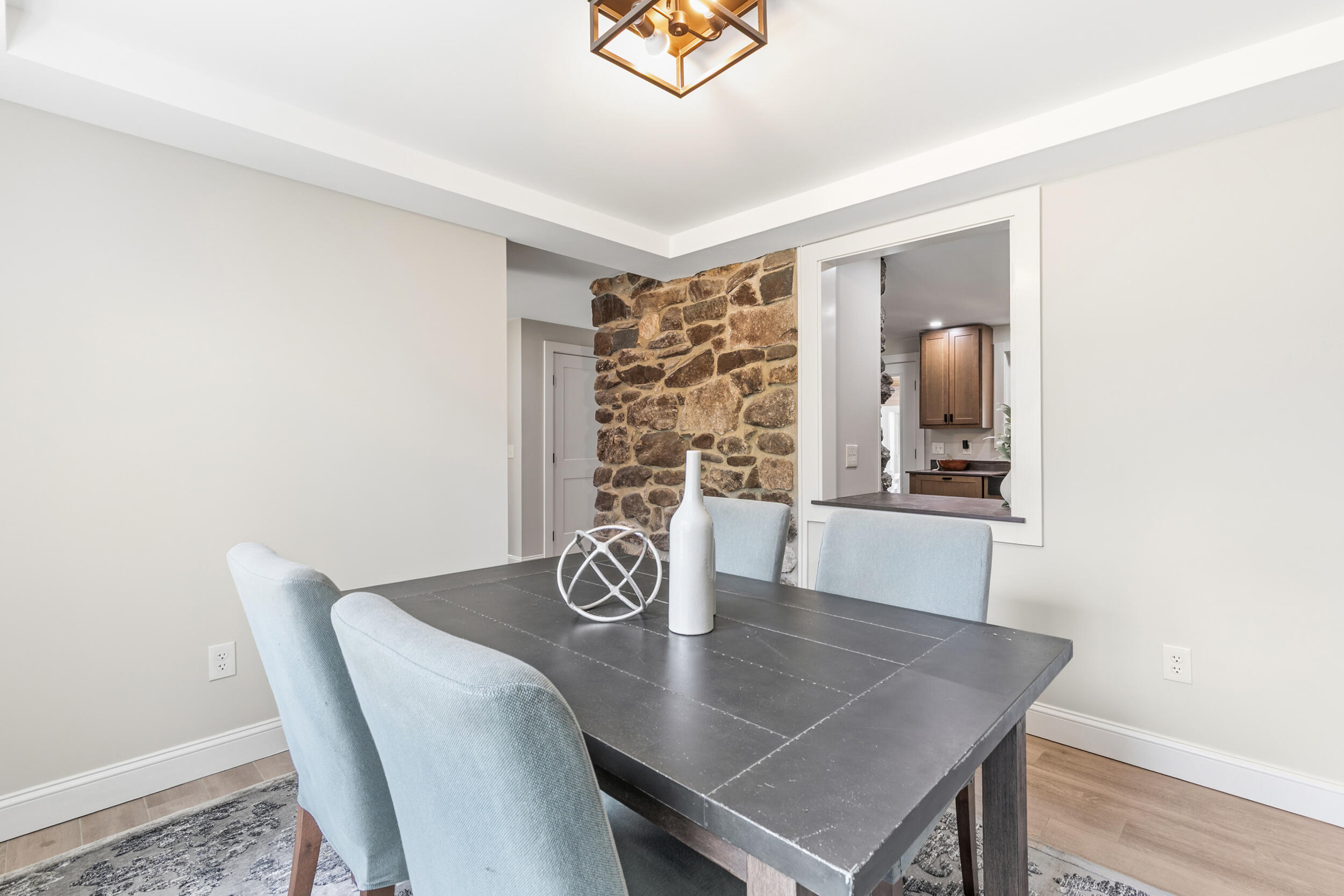 28 E Eleanor Avenue