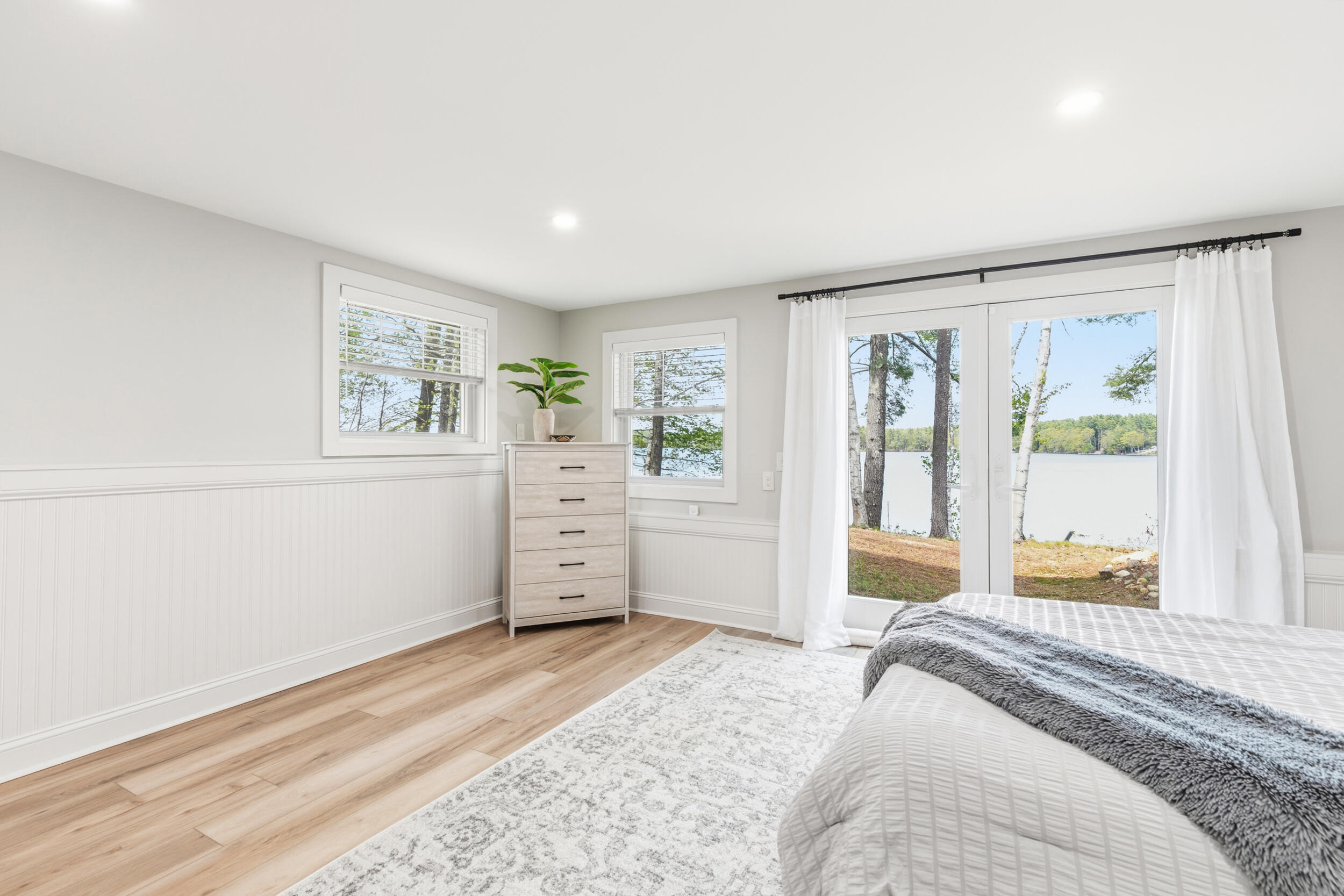 28 E Eleanor Avenue