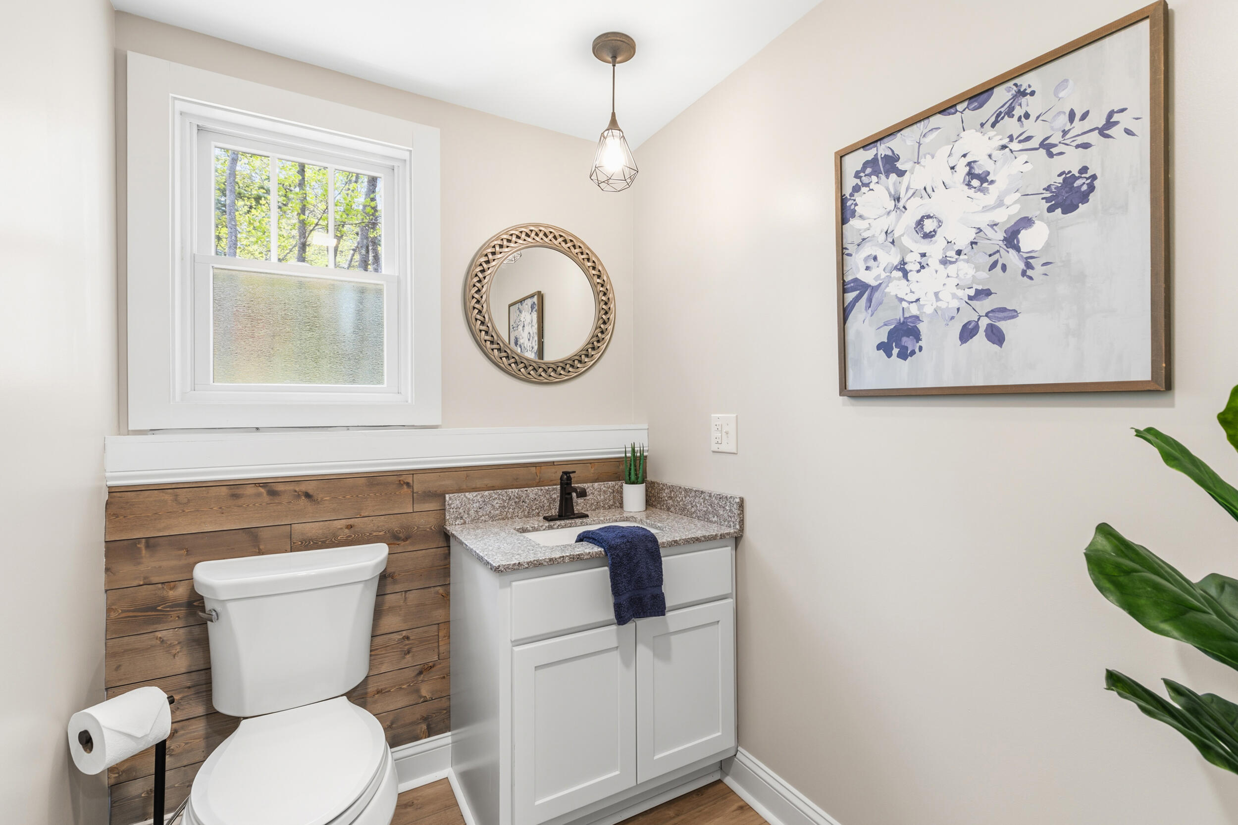 28 E Eleanor Avenue