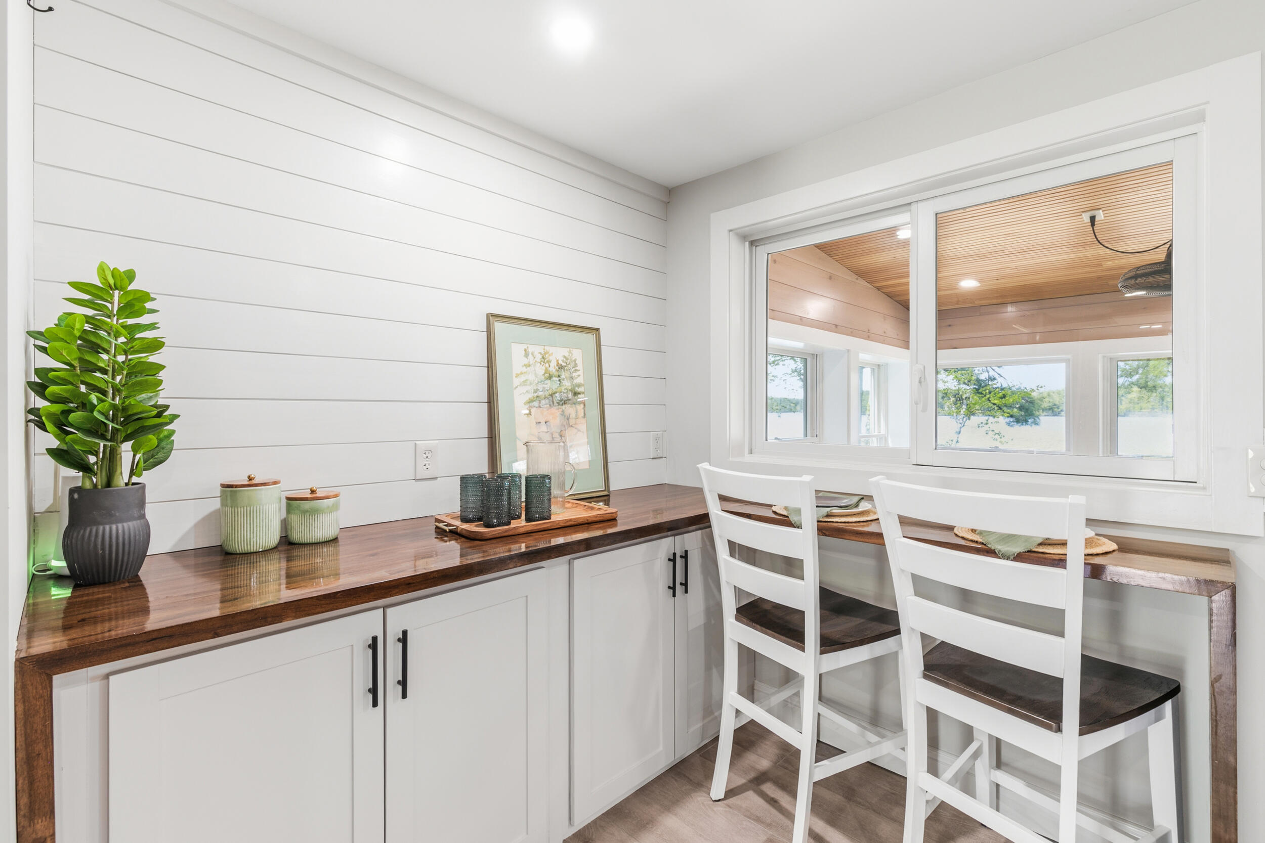 28 E Eleanor Avenue