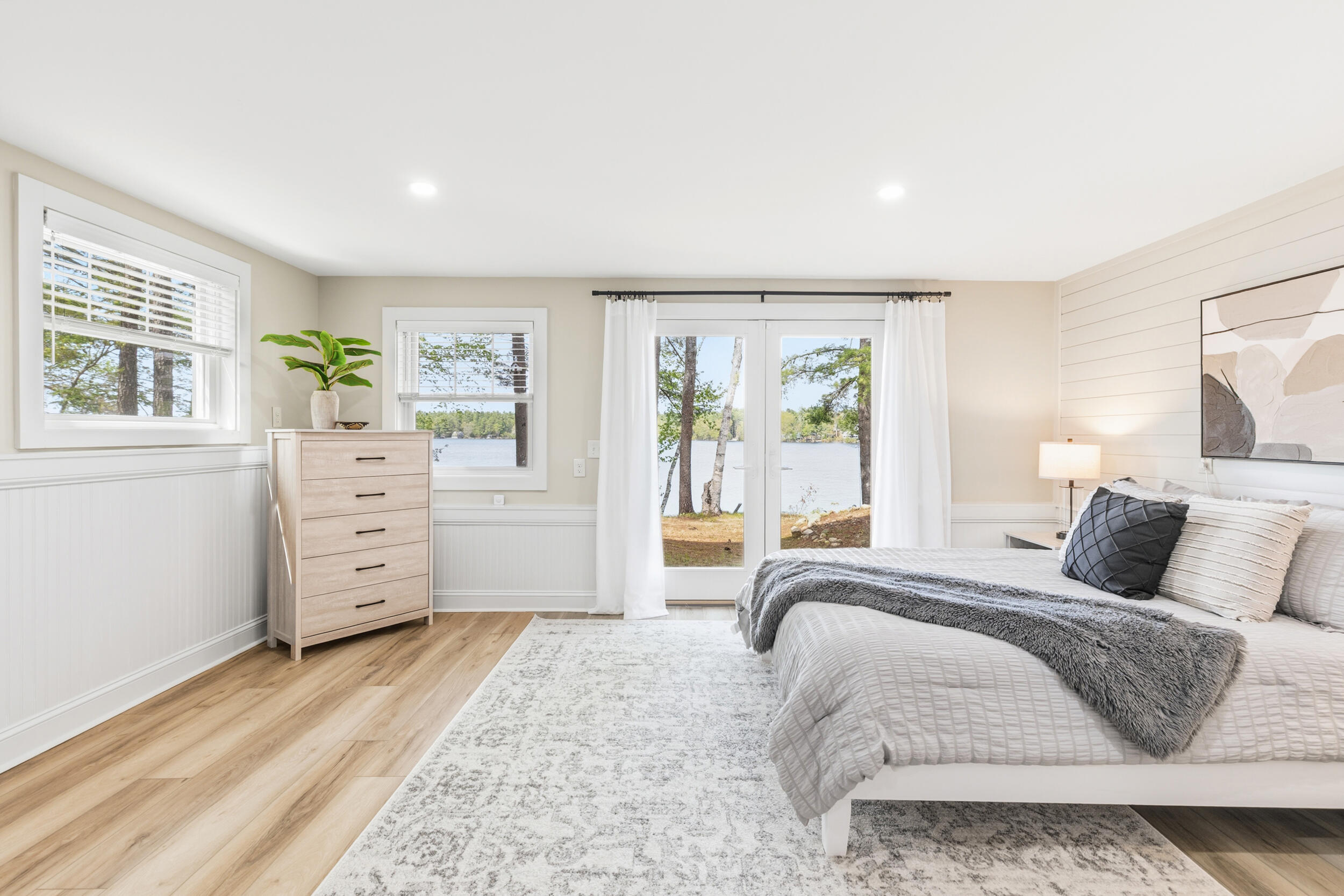28 E Eleanor Avenue