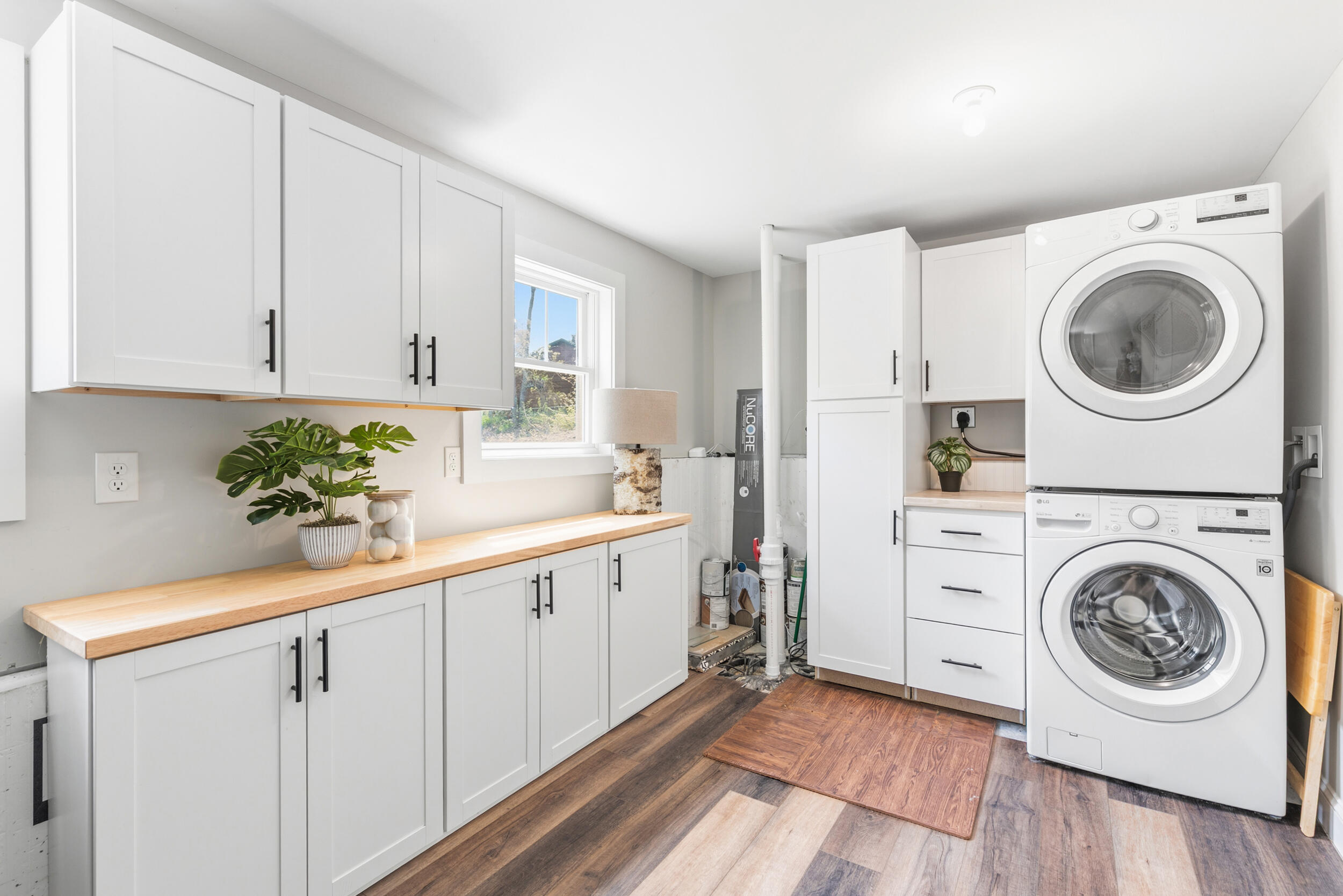 28 E Eleanor Avenue
